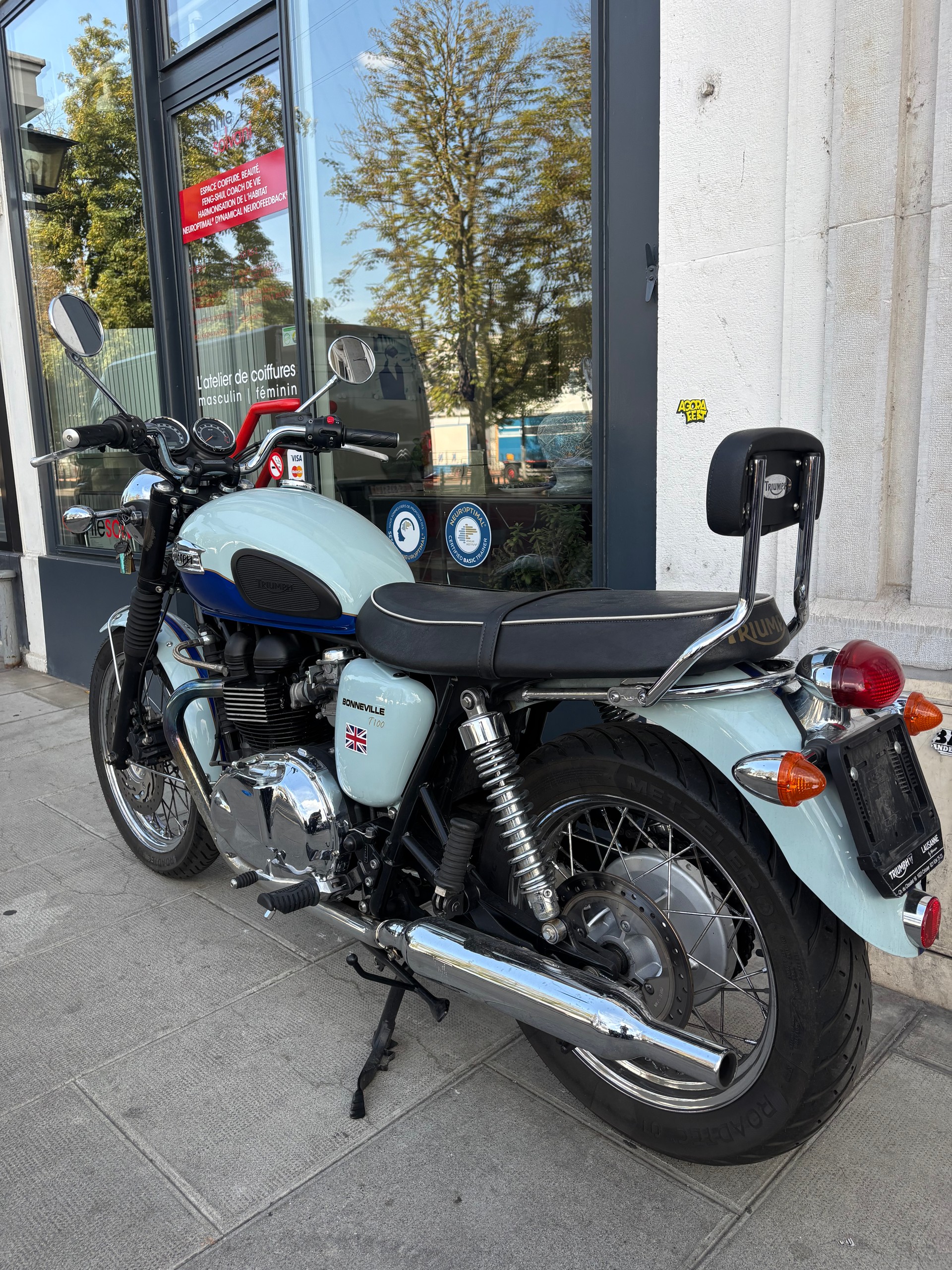 TRIUMPH Bonneville 900 i-image-3