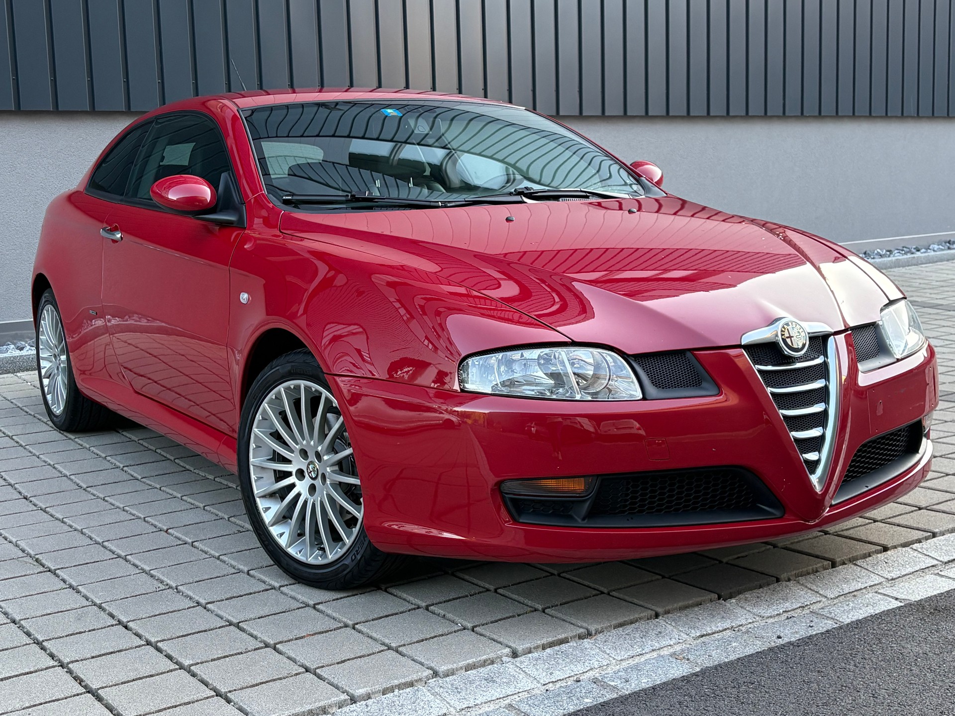 ALFA ROMEO GT 2.0 JTS Distinctive Frisch ab MFK-image-3
