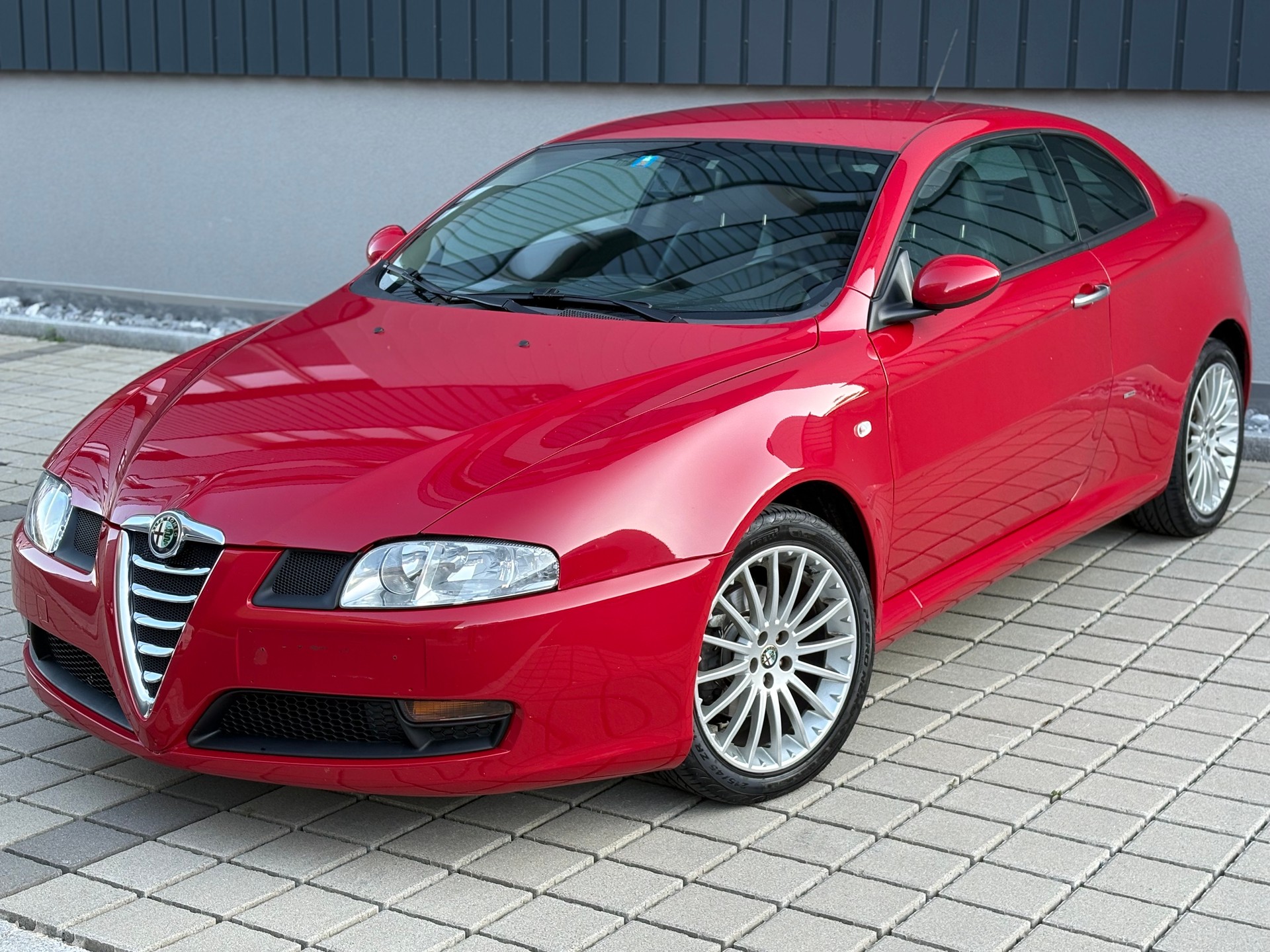 ALFA ROMEO GT 2.0 JTS Distinctive Frisch ab MFK-image-1