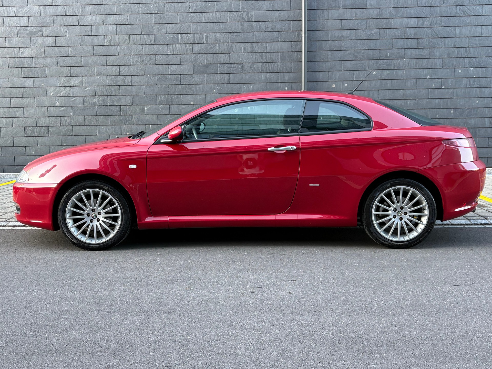 ALFA ROMEO GT 2.0 JTS Distinctive Frisch ab MFK-image-4