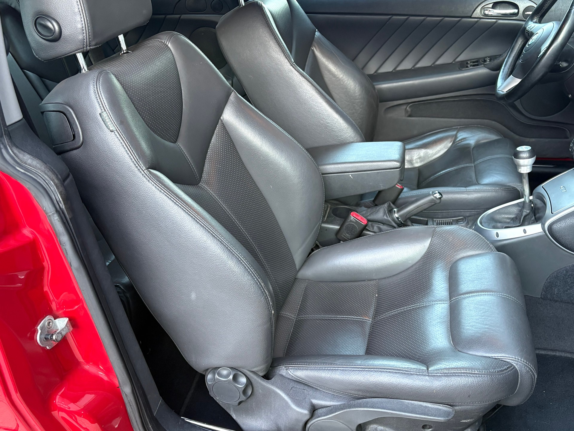 ALFA ROMEO GT 2.0 JTS Distinctive Frisch ab MFK-image-12