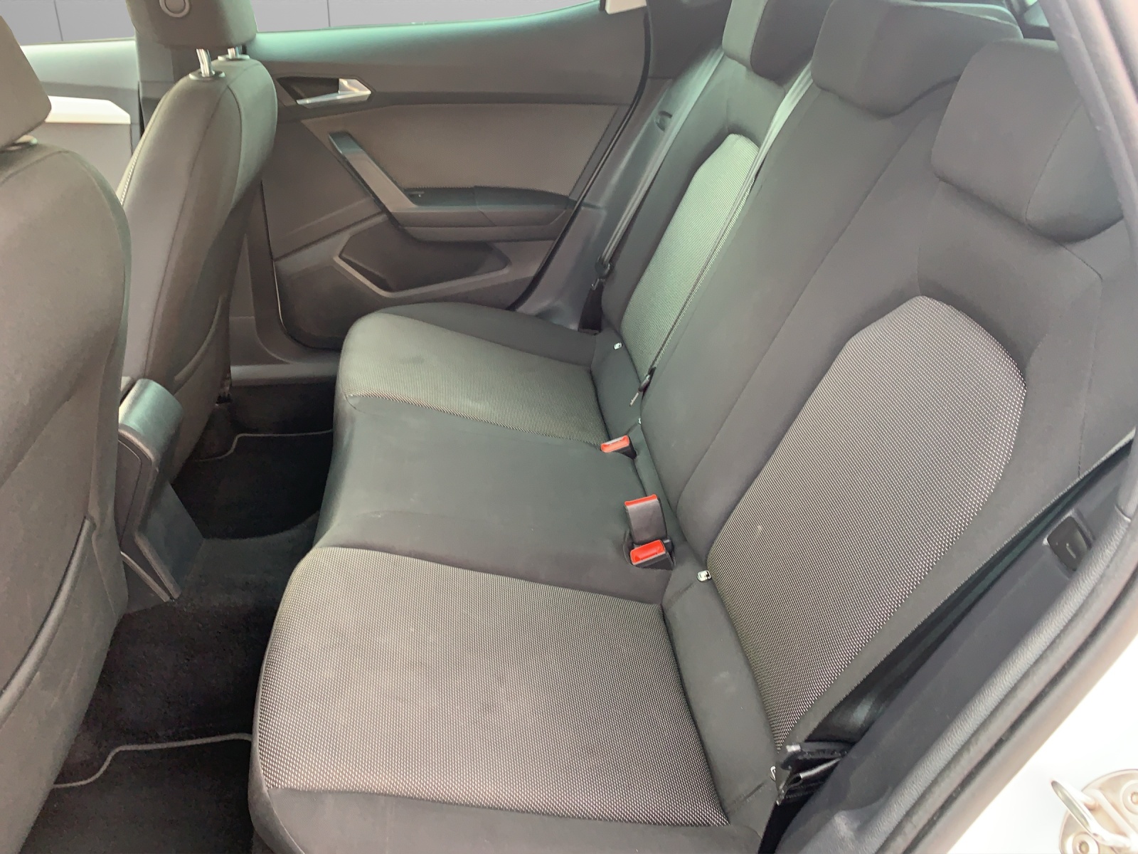 SEAT Arona 1.6 TDI CR Swiss Mocean DSG-image-12
