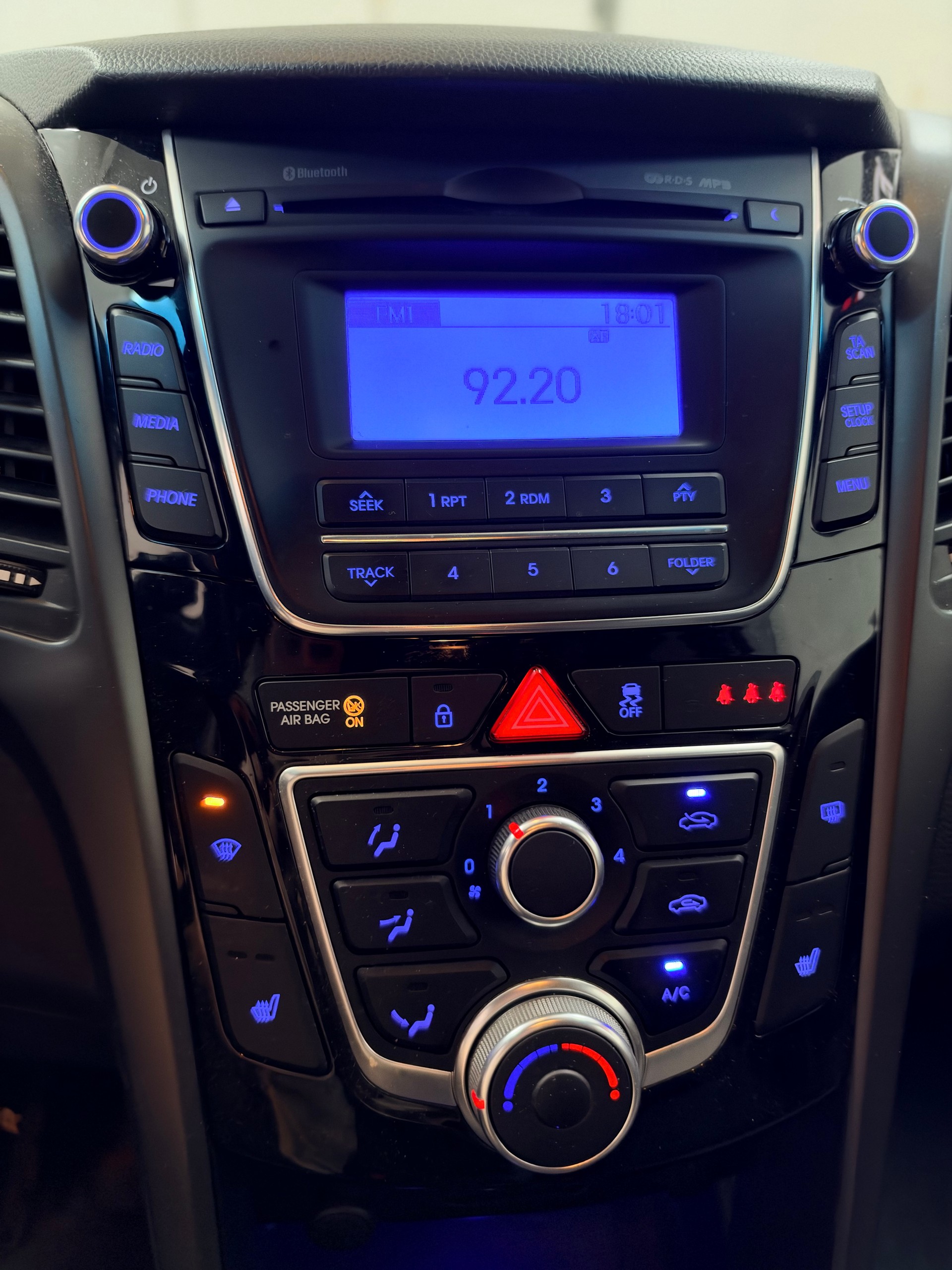 HYUNDAI i30 Wagon 1.6 CRDi Vertex Automatic DCT-image-15