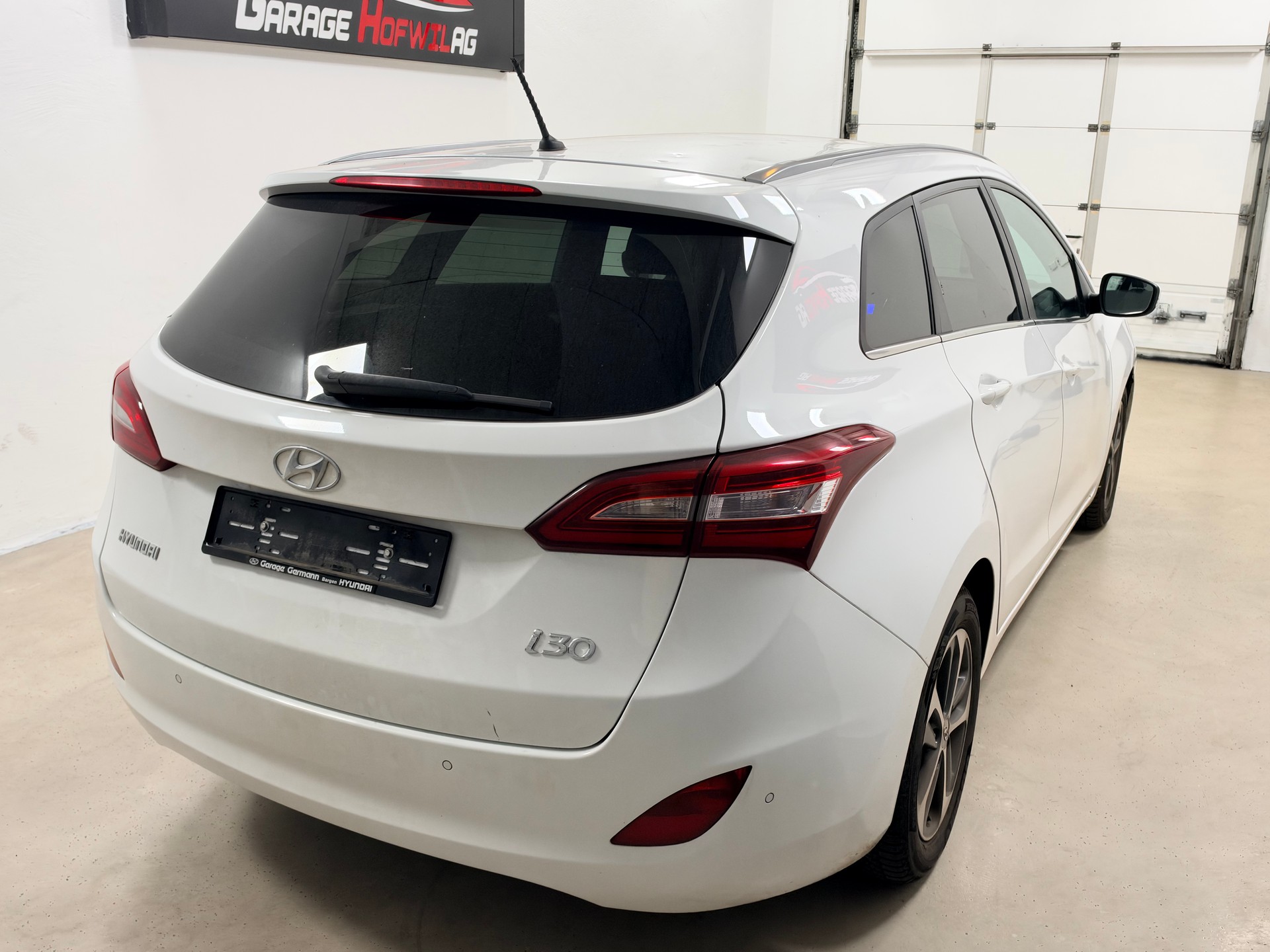 HYUNDAI i30 Wagon 1.6 CRDi Vertex Automatic DCT-image-4