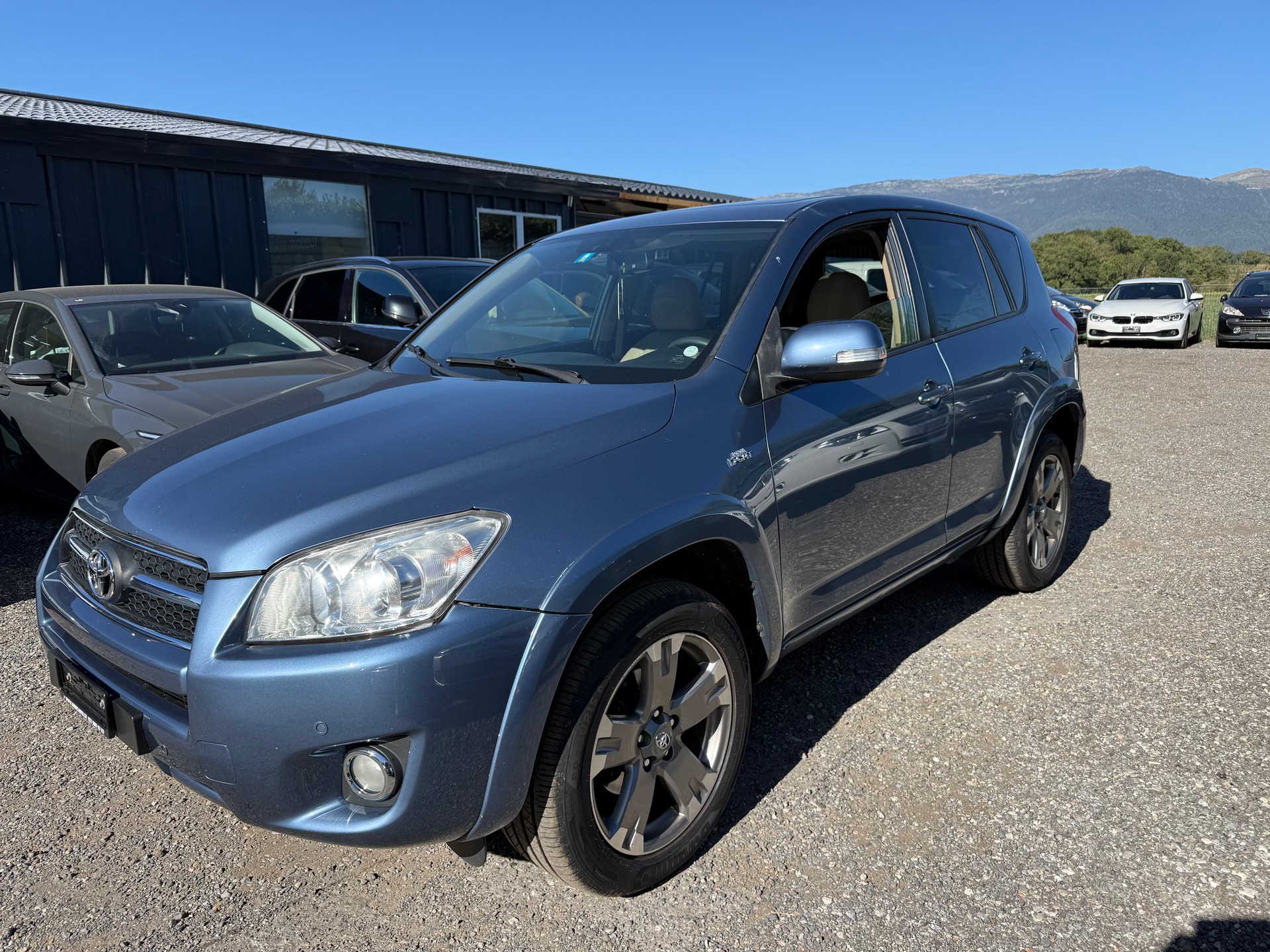 TOYOTA RAV-4 2.2D-CAT Linea Sol Premium AT