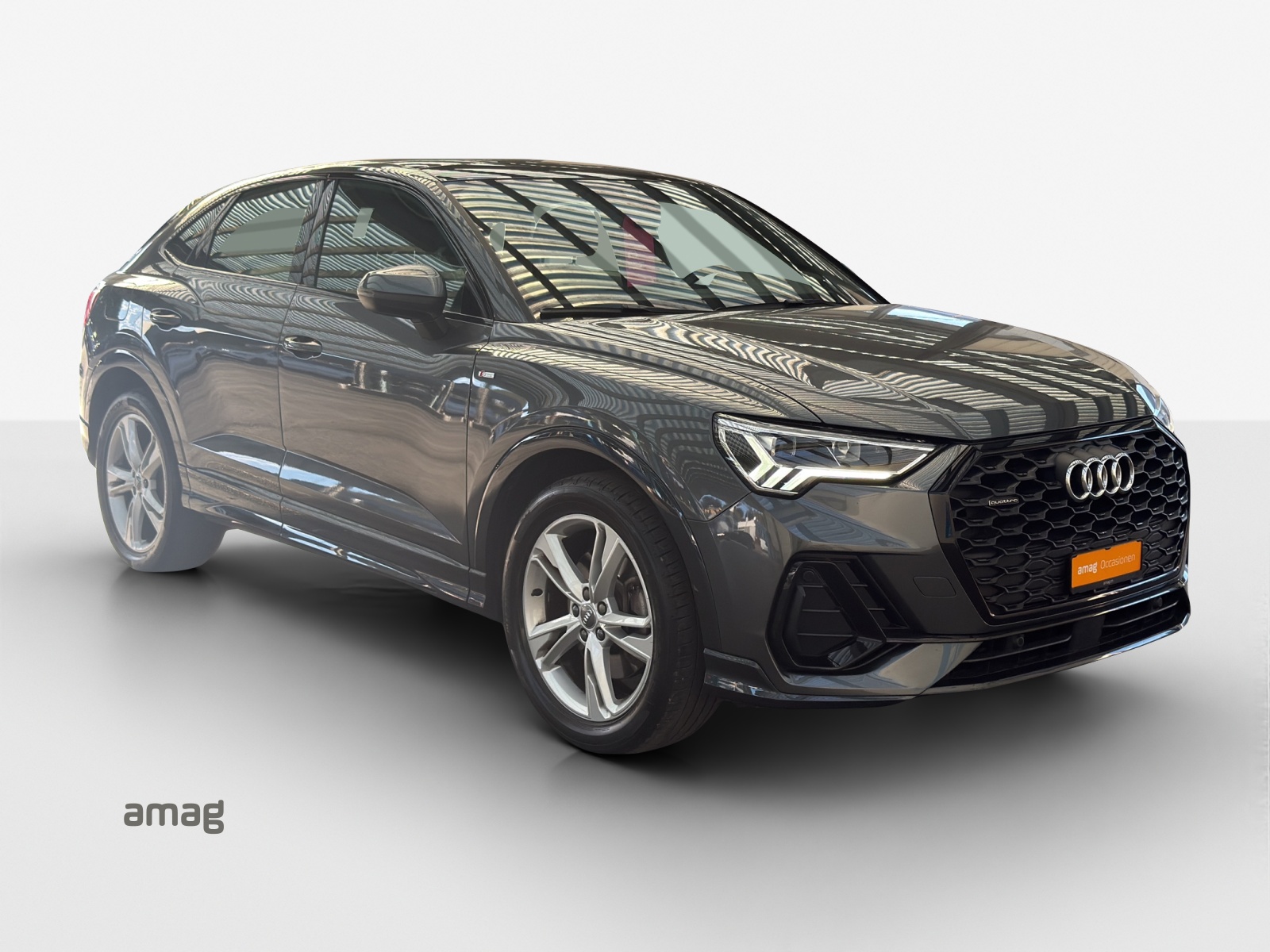 AUDI Q3 Sportback 45 TFSI S line quattro S-tronic-image-5