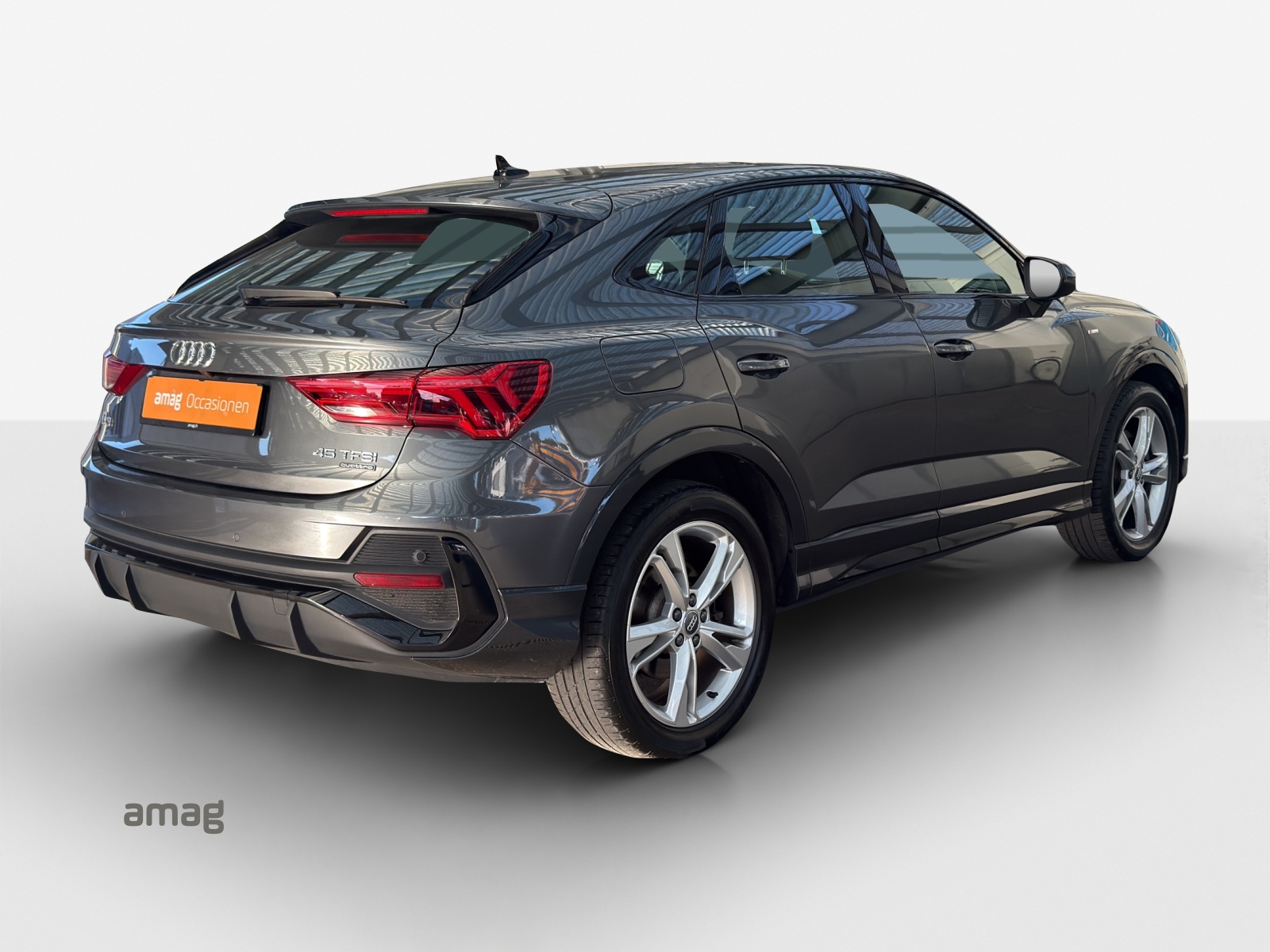 AUDI Q3 Sportback 45 TFSI S line quattro S-tronic-image-4