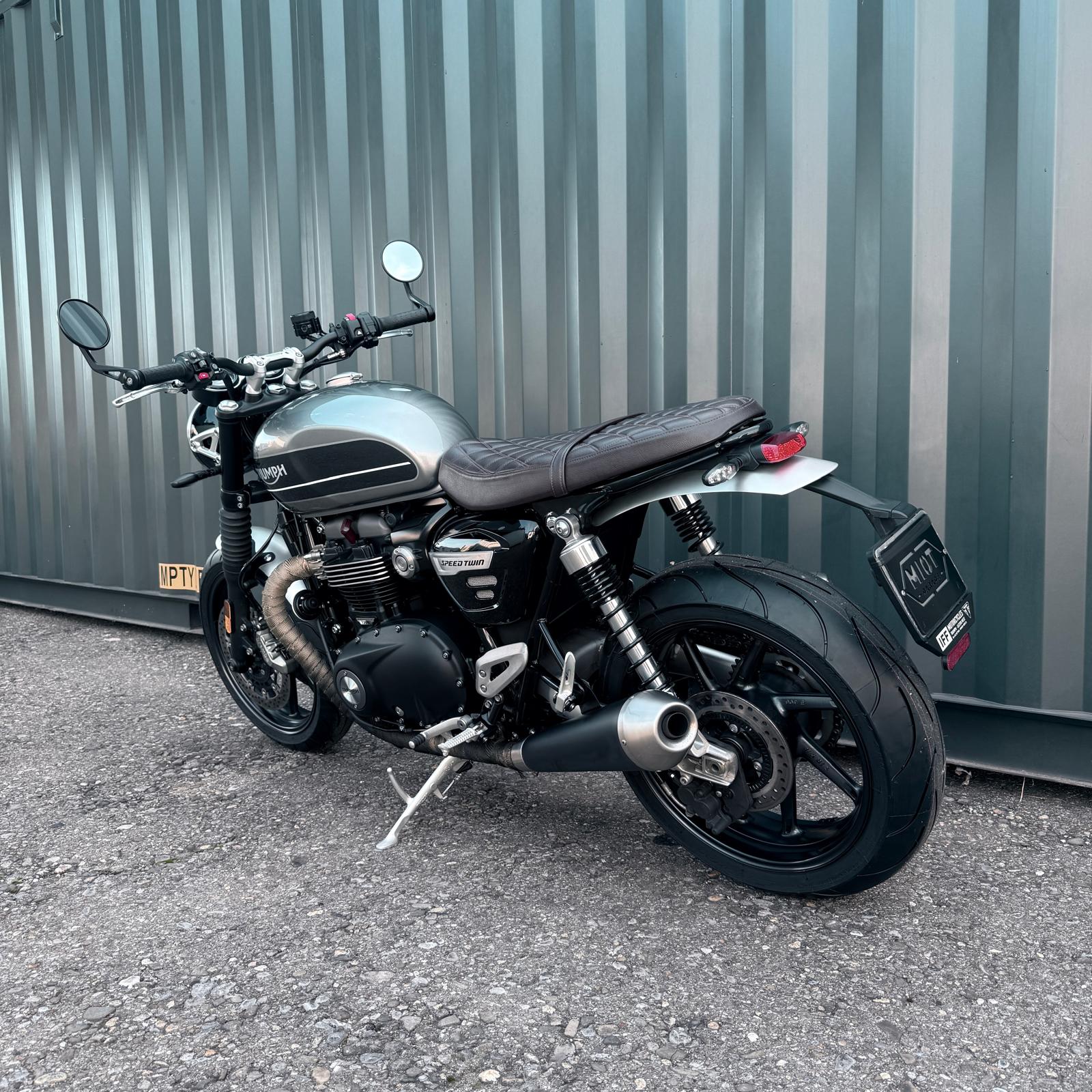 TRIUMPH Speed Twin 1200-image-3