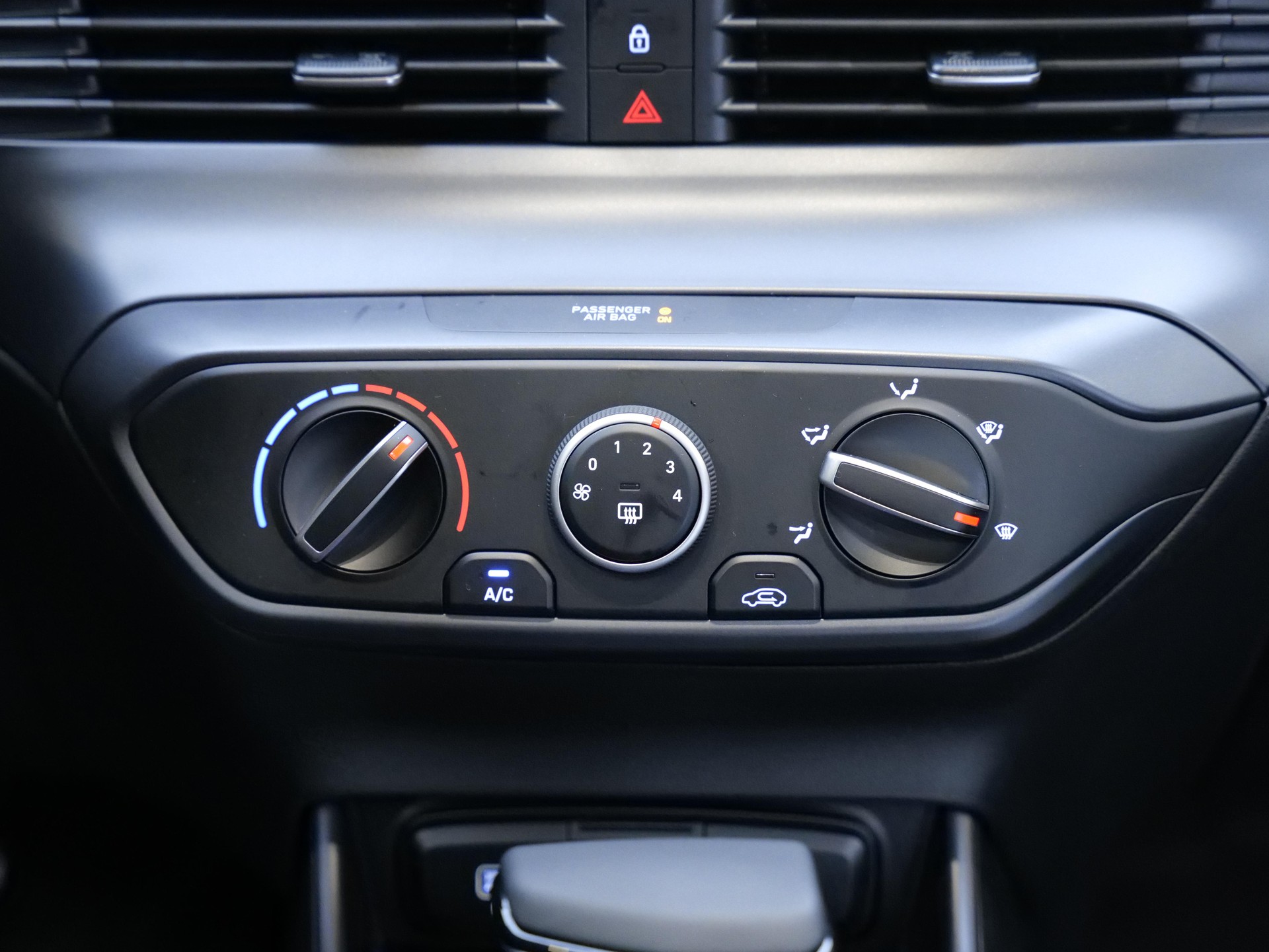 HYUNDAI i20 1.0 T-GDi Amplia-image-14