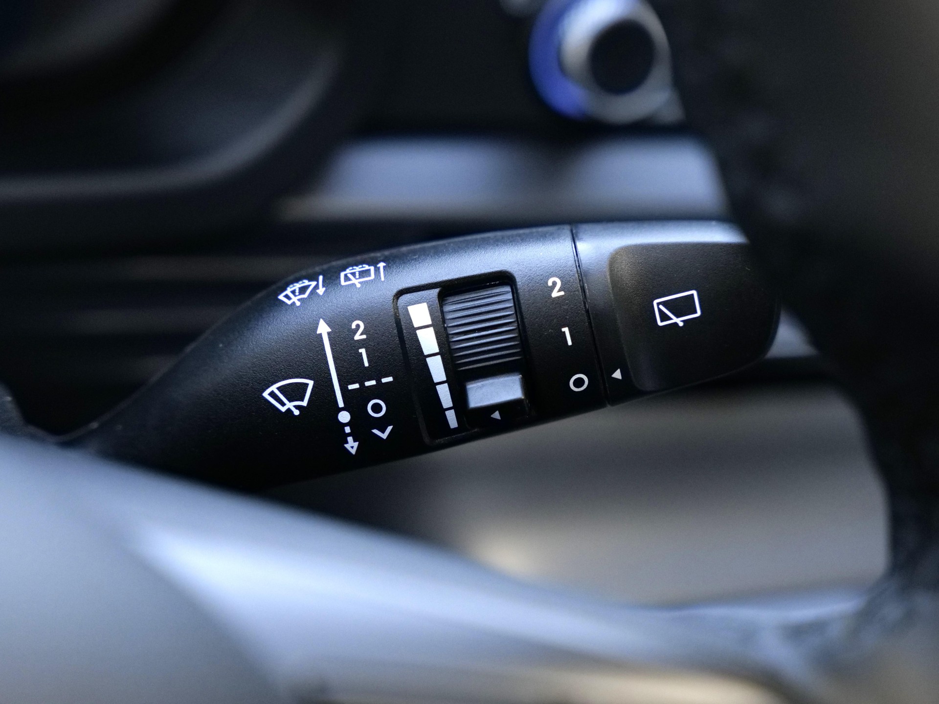 HYUNDAI i20 1.0 T-GDi Amplia-image-20