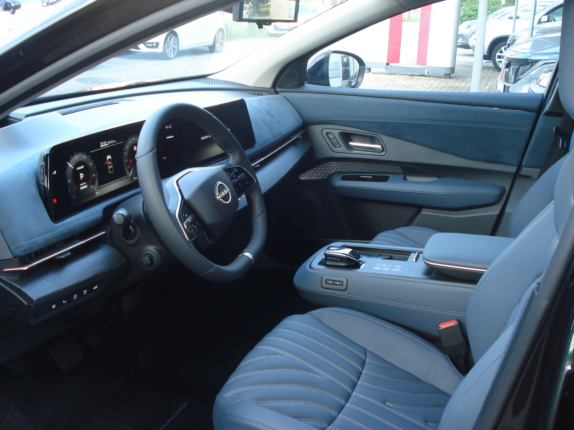NISSAN Ariya 87 kWh e-4orce Evolve Allrad-image-10