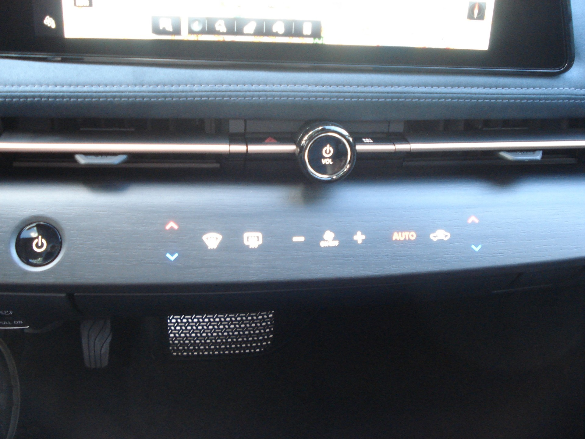 NISSAN Ariya 87 kWh e-4orce Evolve Allrad-image-13