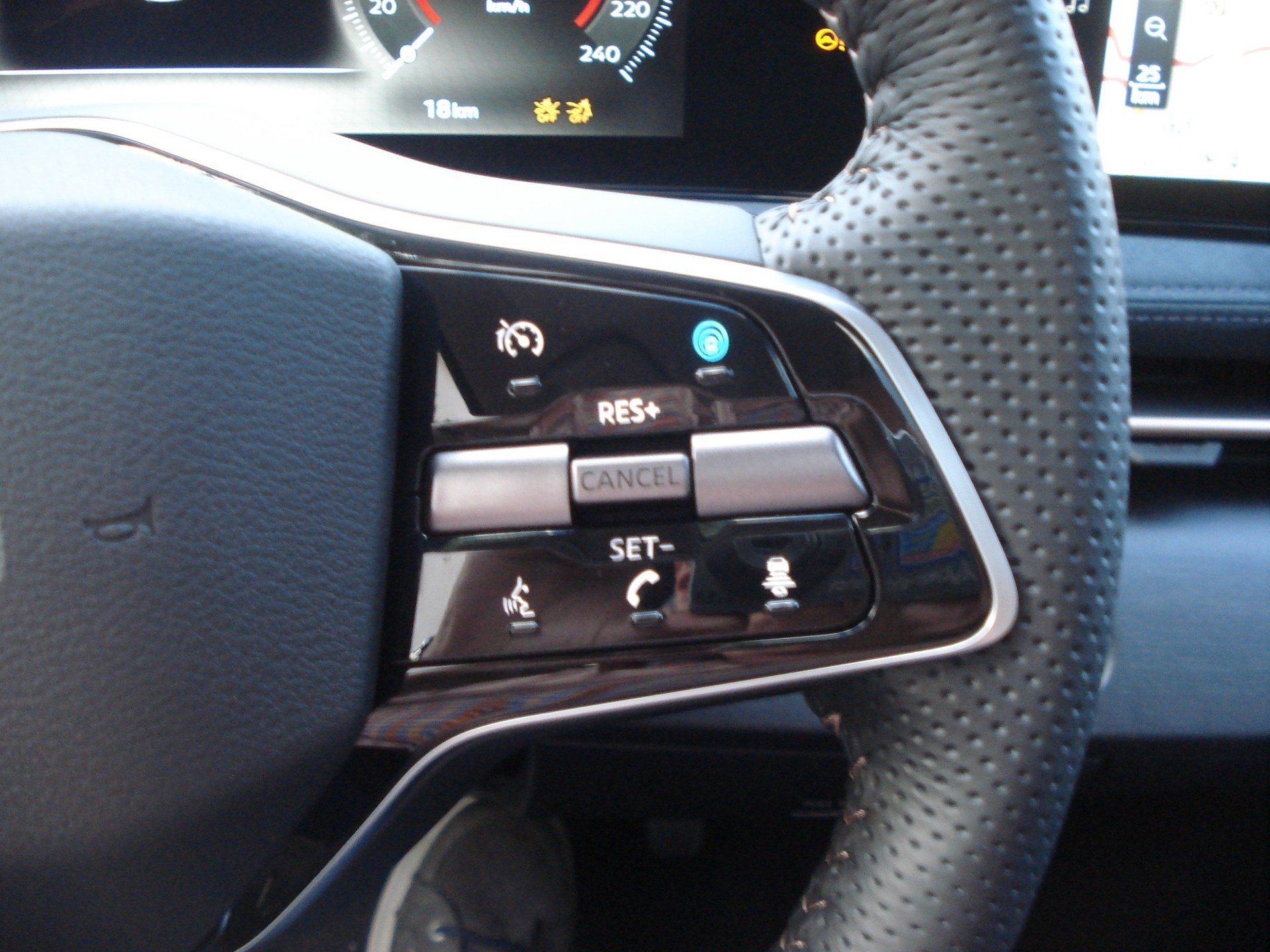 NISSAN Ariya 87 kWh e-4orce Evolve Allrad-image-19