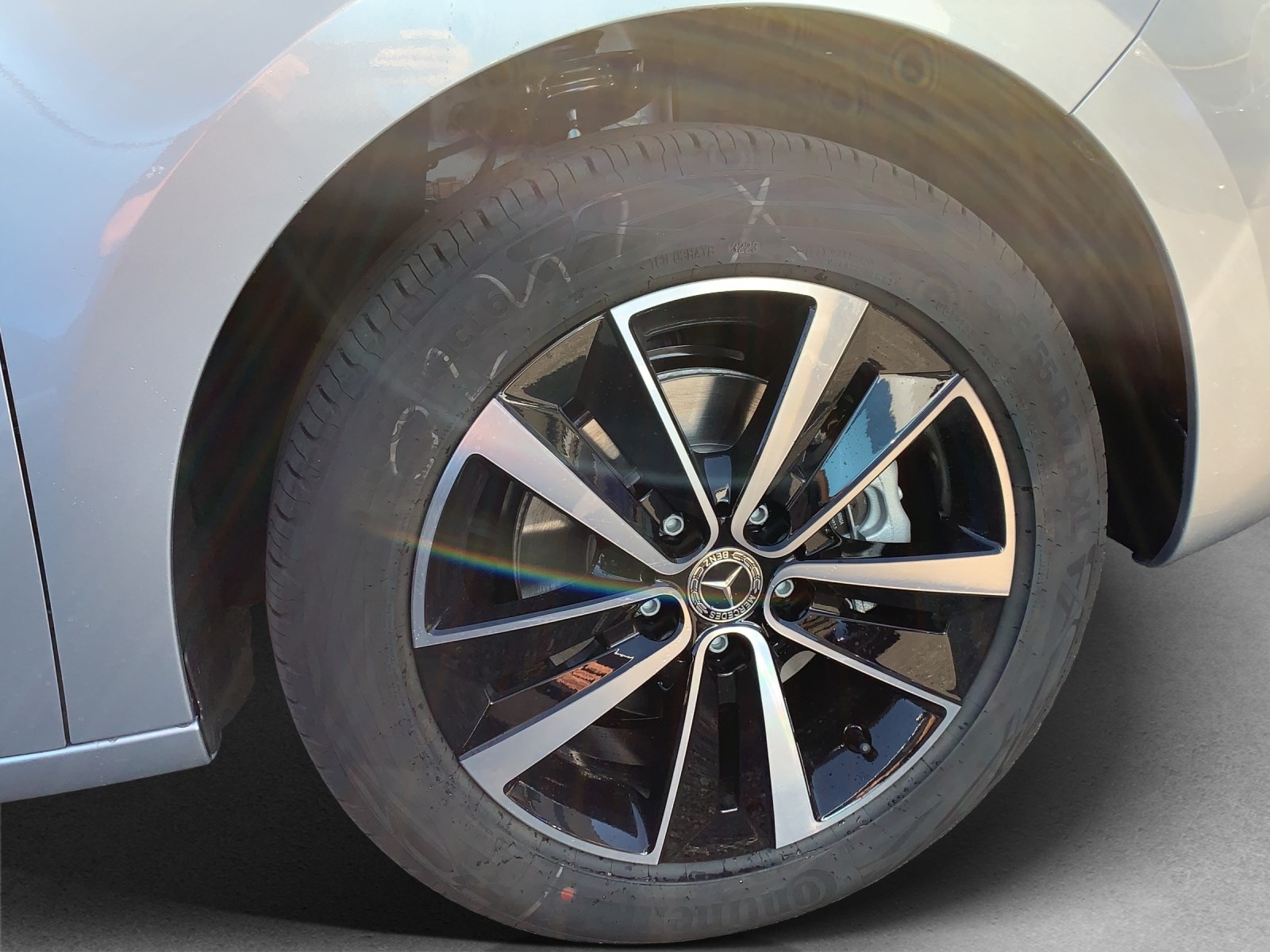MERCEDES-BENZ EQT Standard-image-12