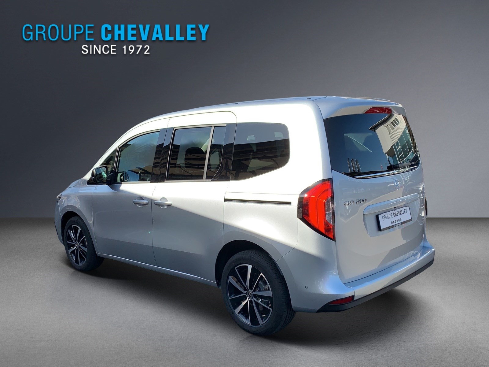 MERCEDES-BENZ EQT Standard-showroom-element-3