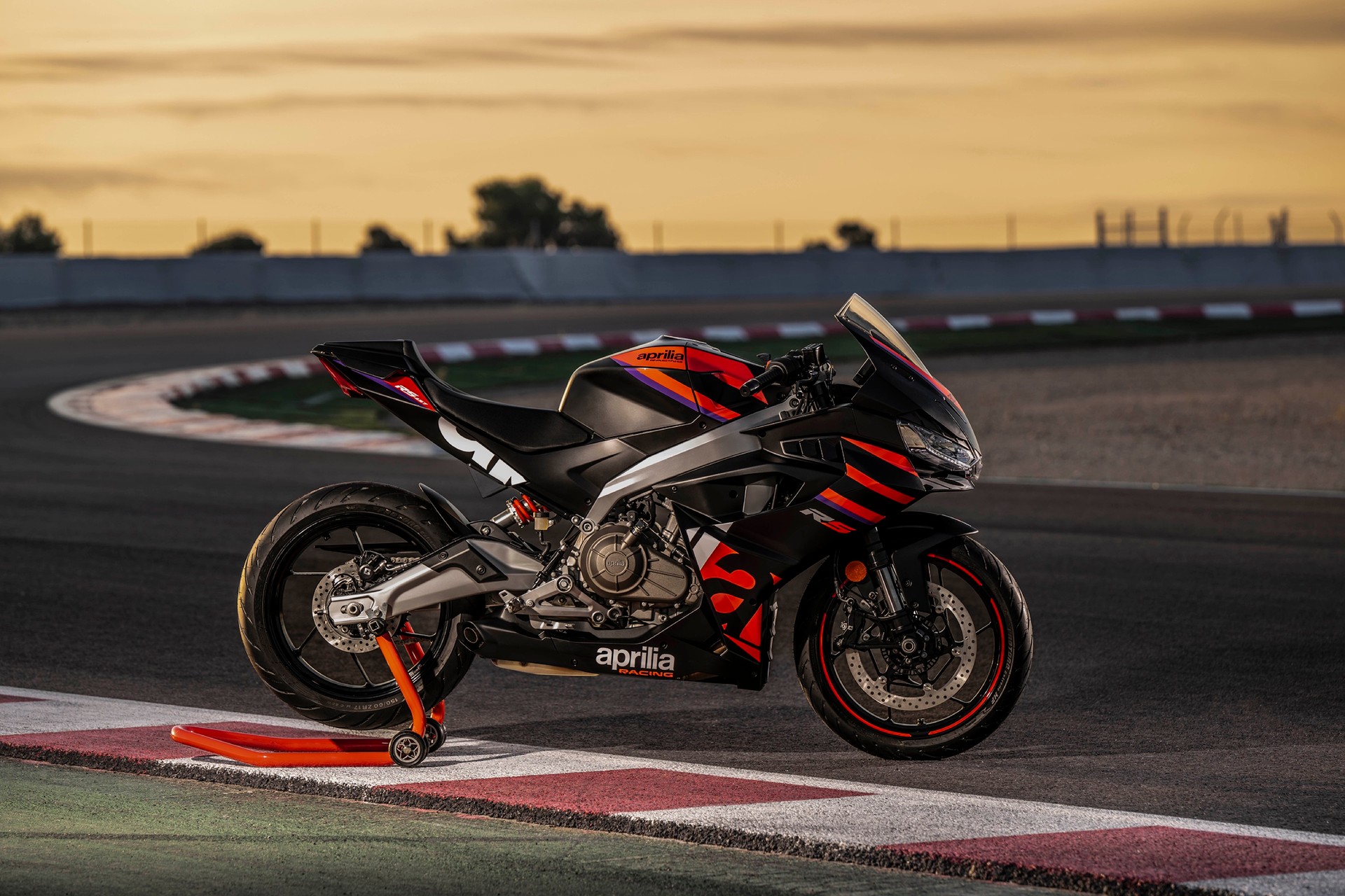 APRILIA 457-image-2