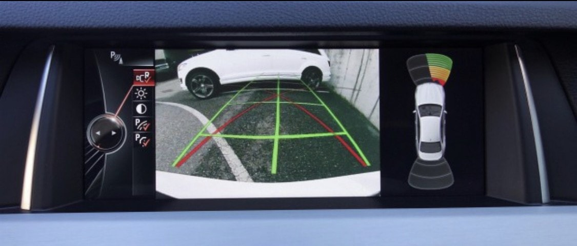BMW ActiveHybrid 5 Steptronic-image-8