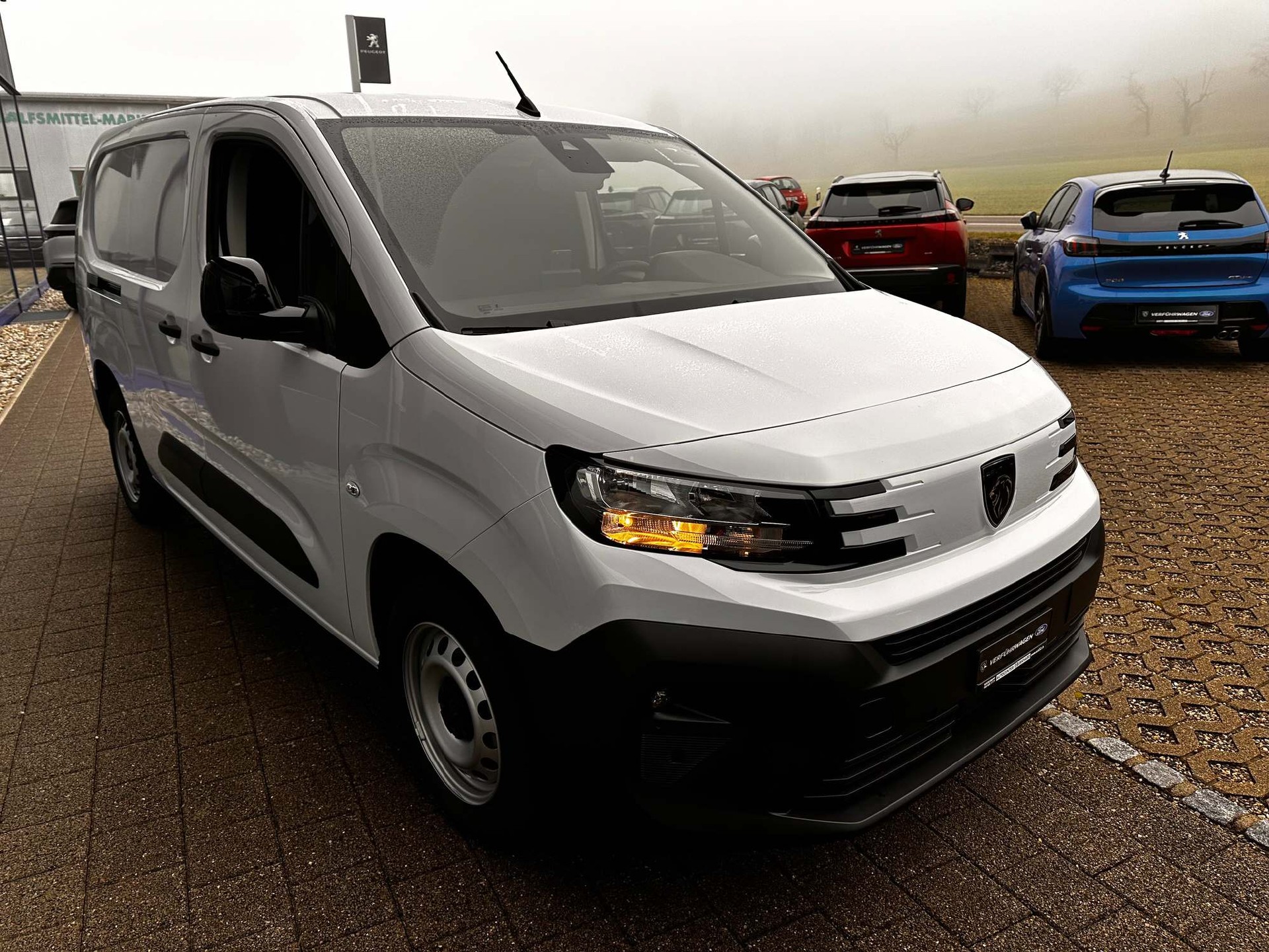 PEUGEOT Partner Kaw. 1000 Long 1.5 BlueHDI 100 S/S-showroom-element-2