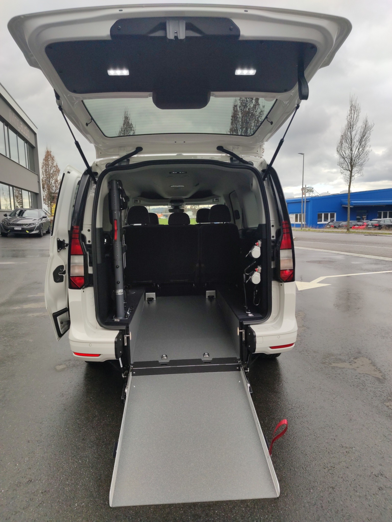 VW Caddy Maxi 2.0 TDI Liberty DSG-image-13