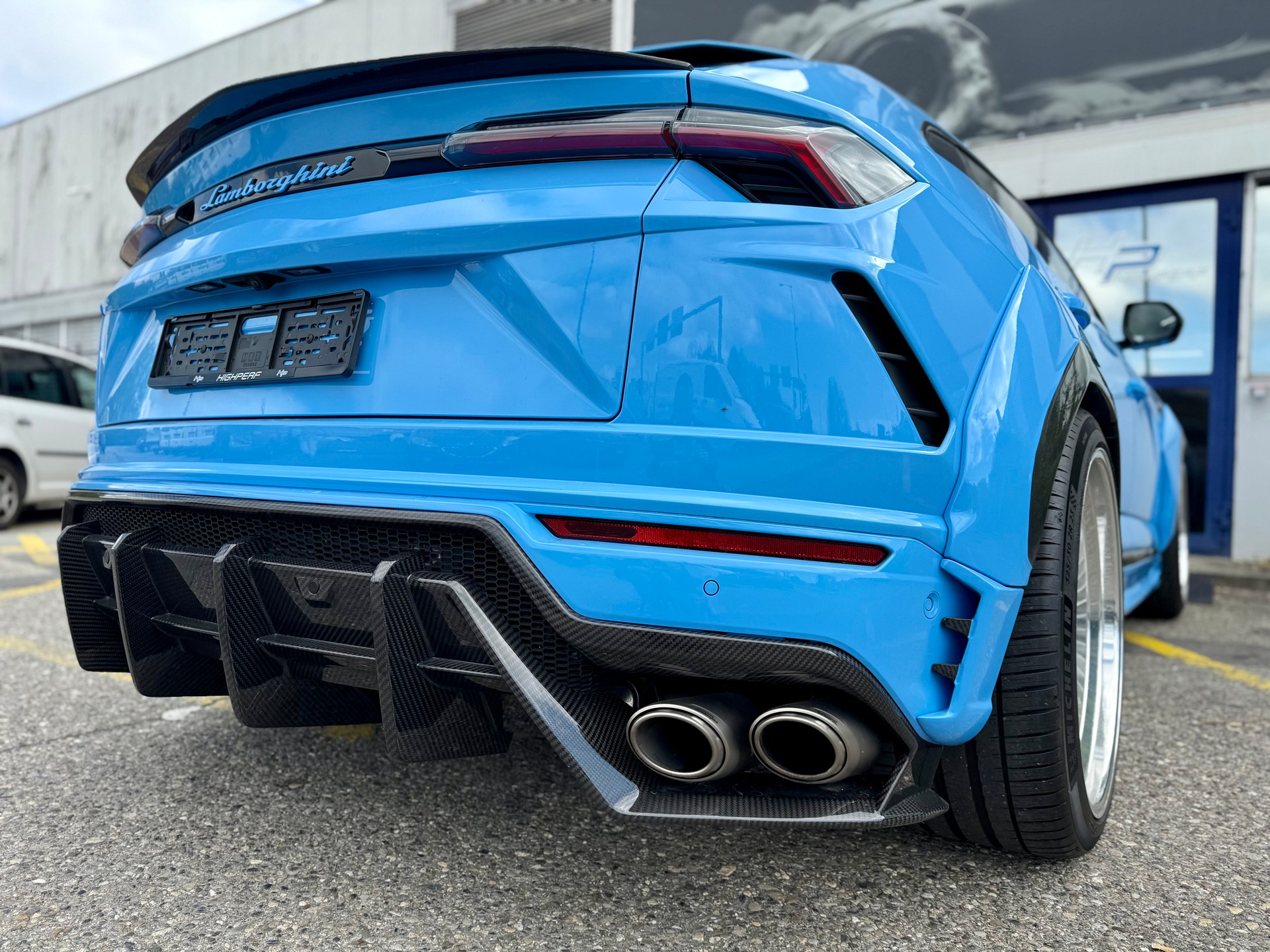 LAMBORGHINI Urus E-Gear-image-5