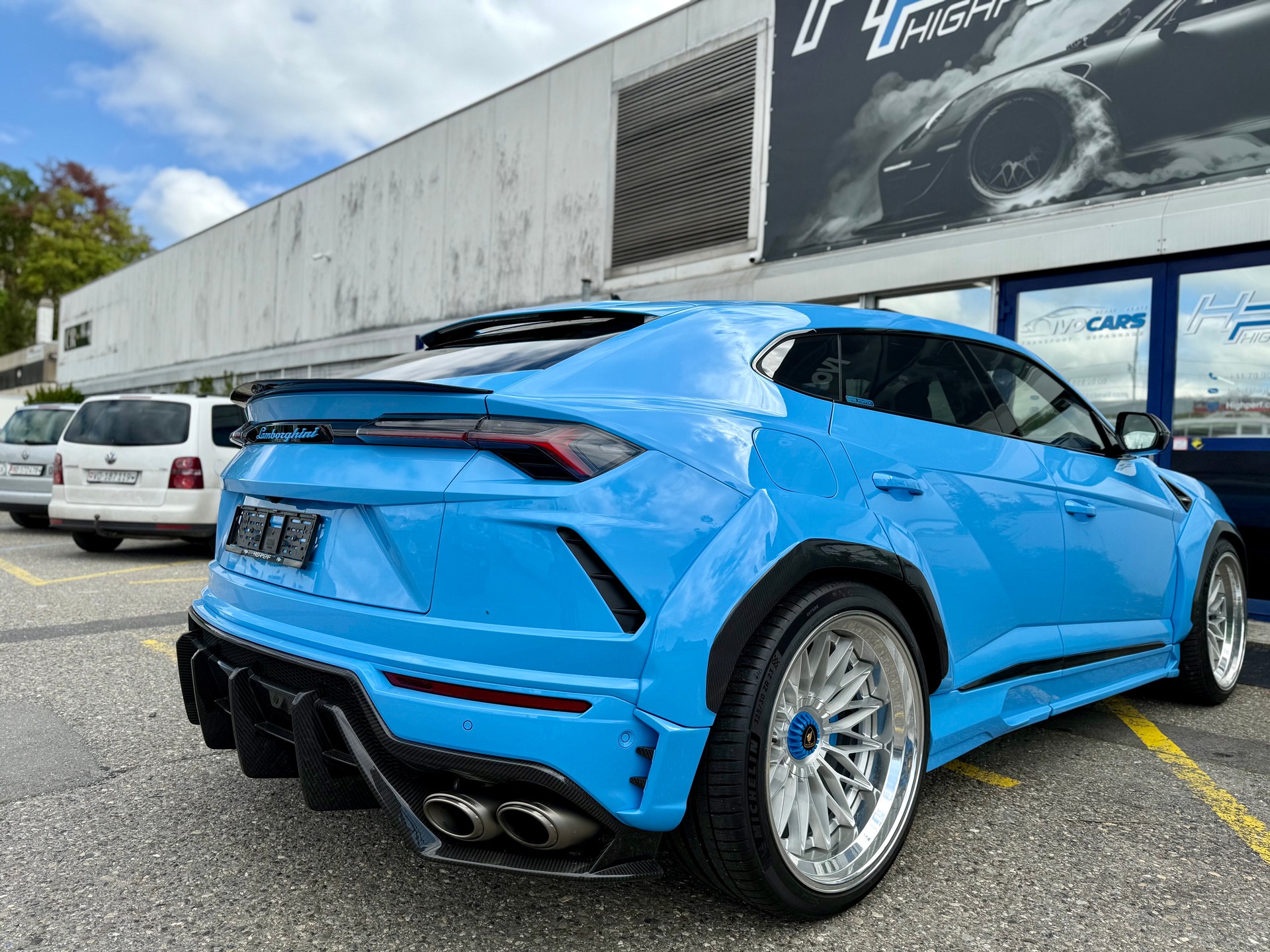 LAMBORGHINI Urus E-Gear-image-7