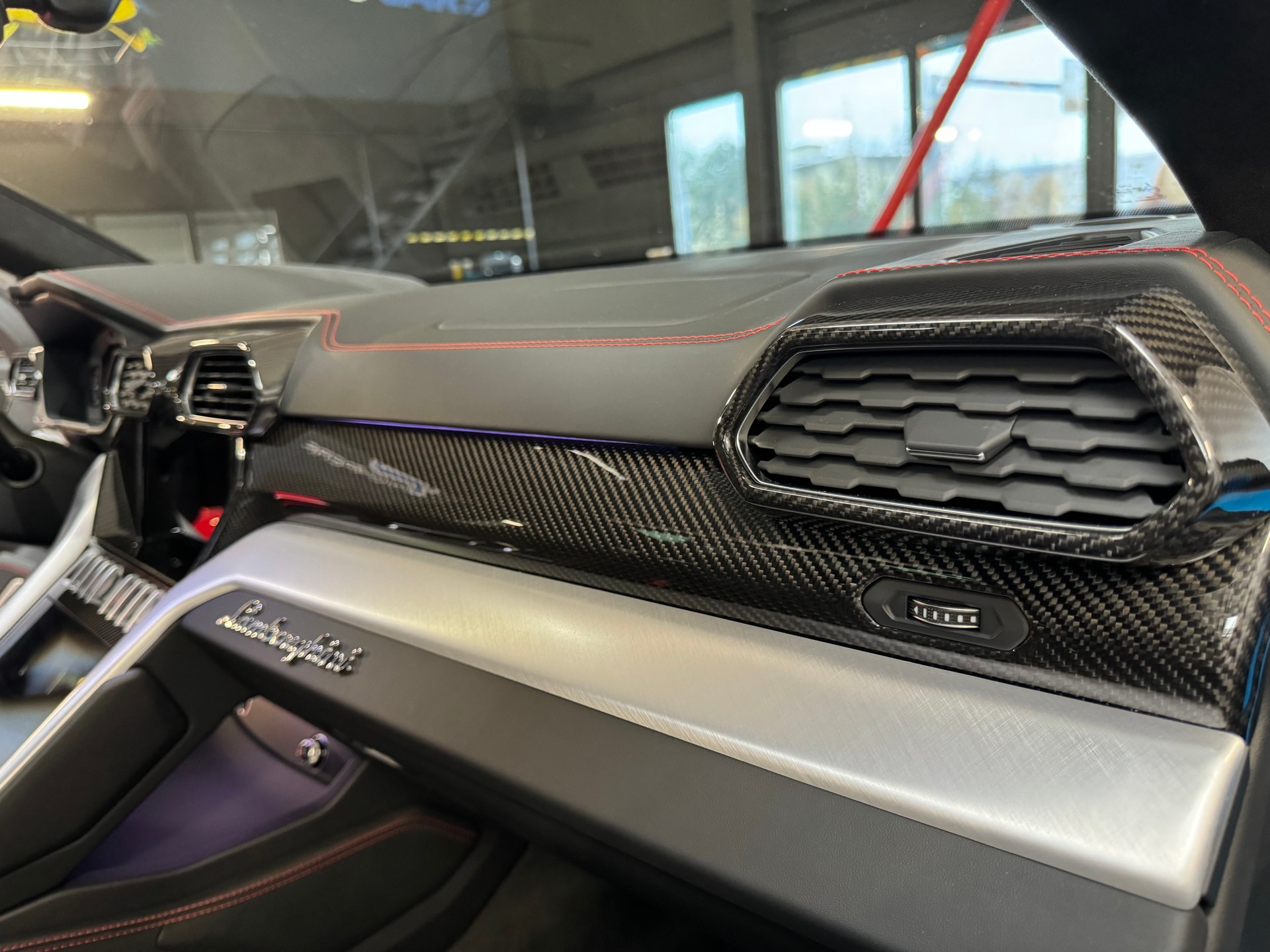 LAMBORGHINI Urus E-Gear-image-14
