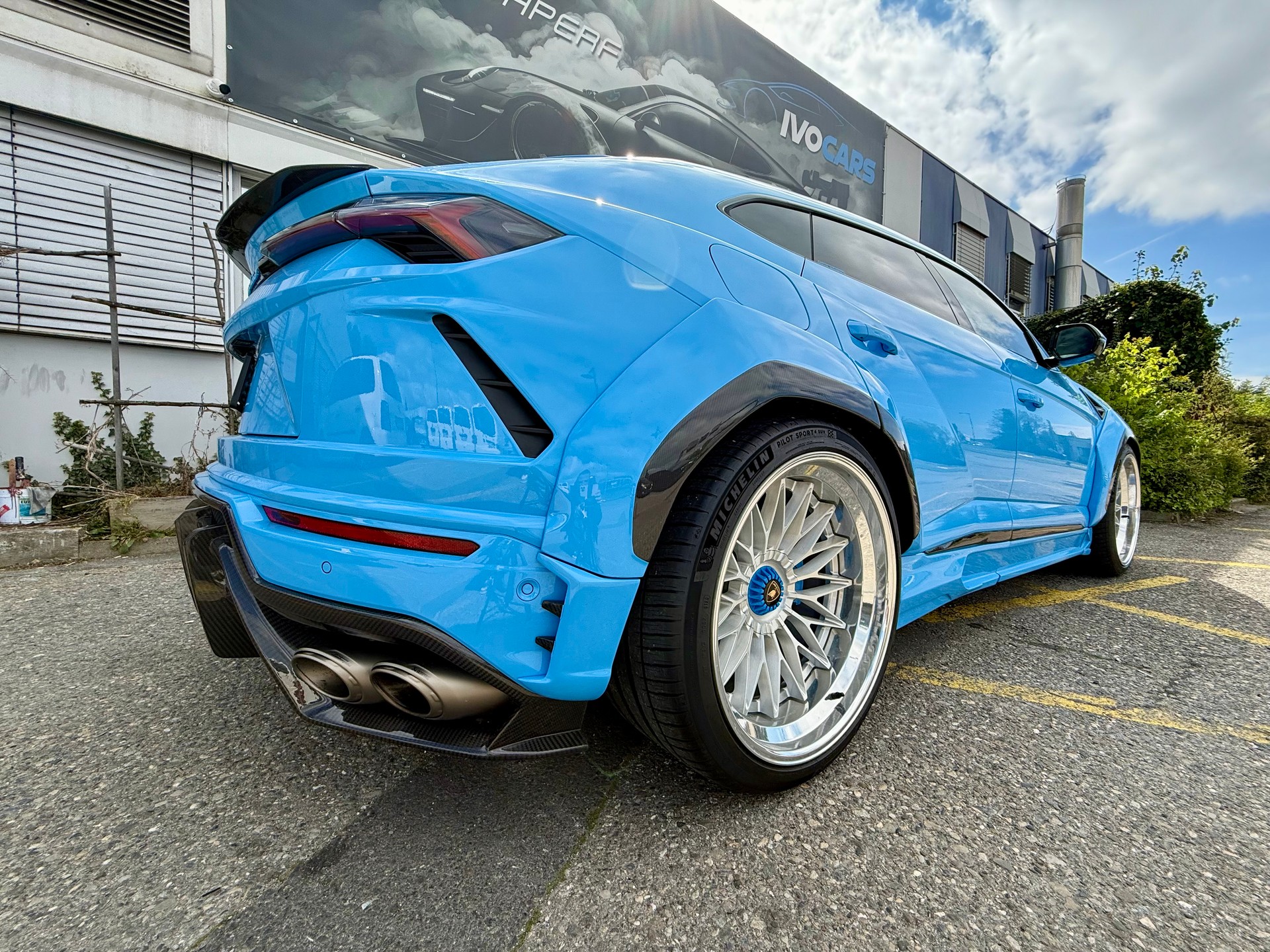 LAMBORGHINI Urus E-Gear-image-10