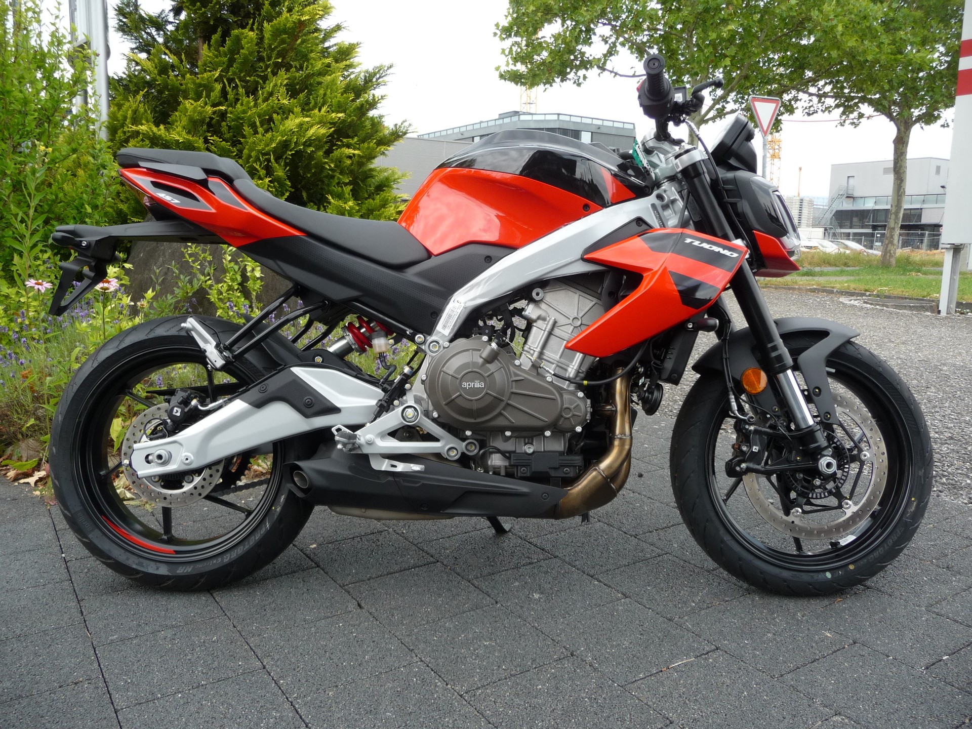 APRILIA TUONO 457-image-1