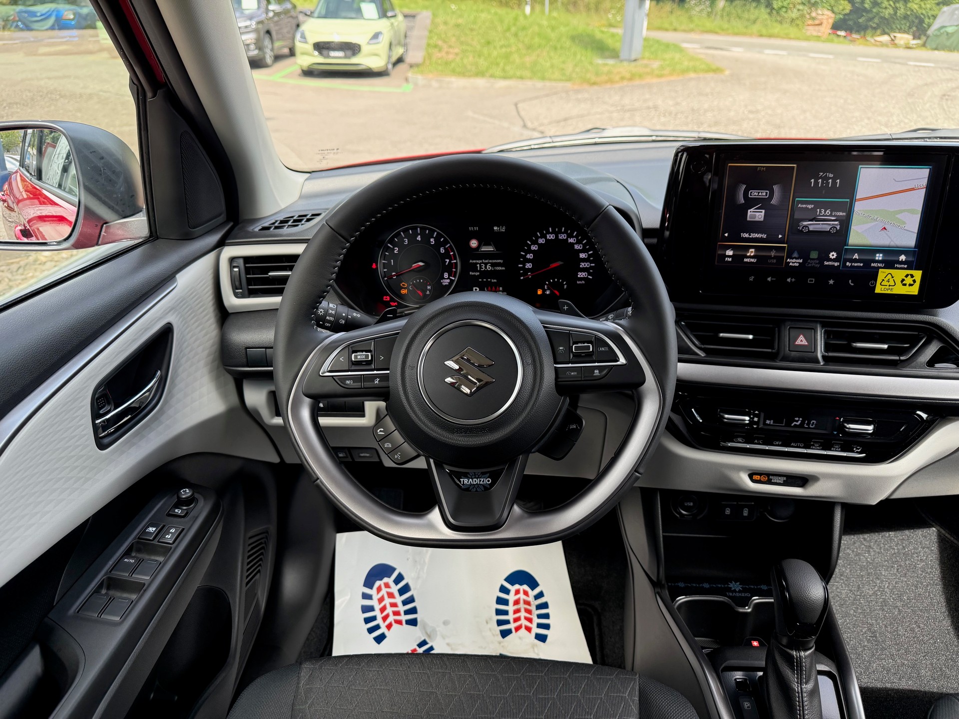 SUZUKI Swift 1.2 Tradizio Top Hybrid CVT-image-10
