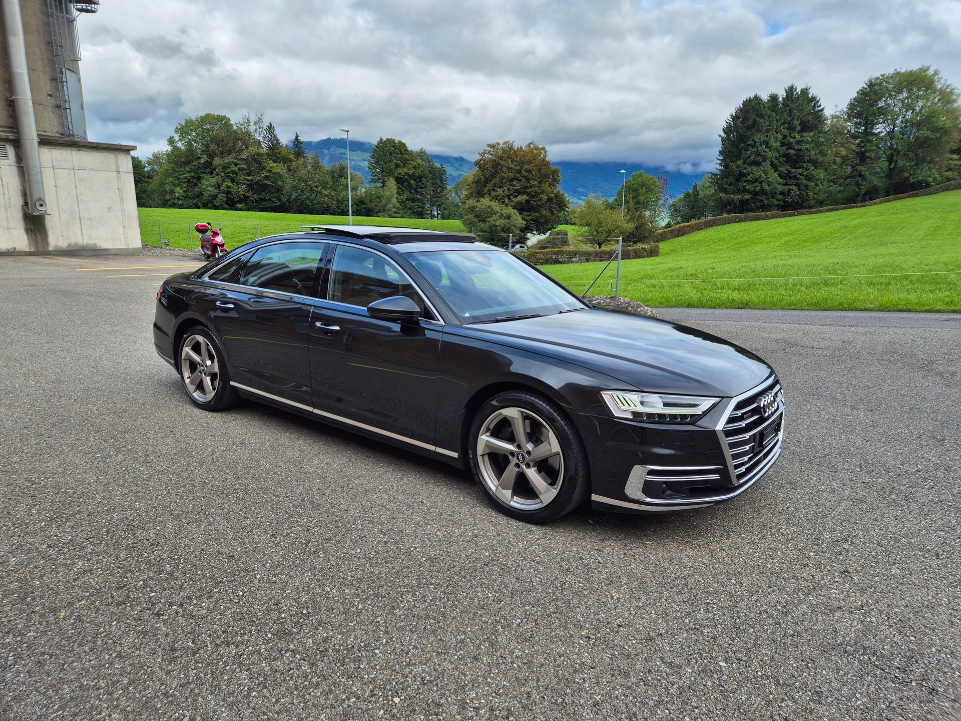 AUDI A8 55 L TFSI quattro tiptronic-image-5