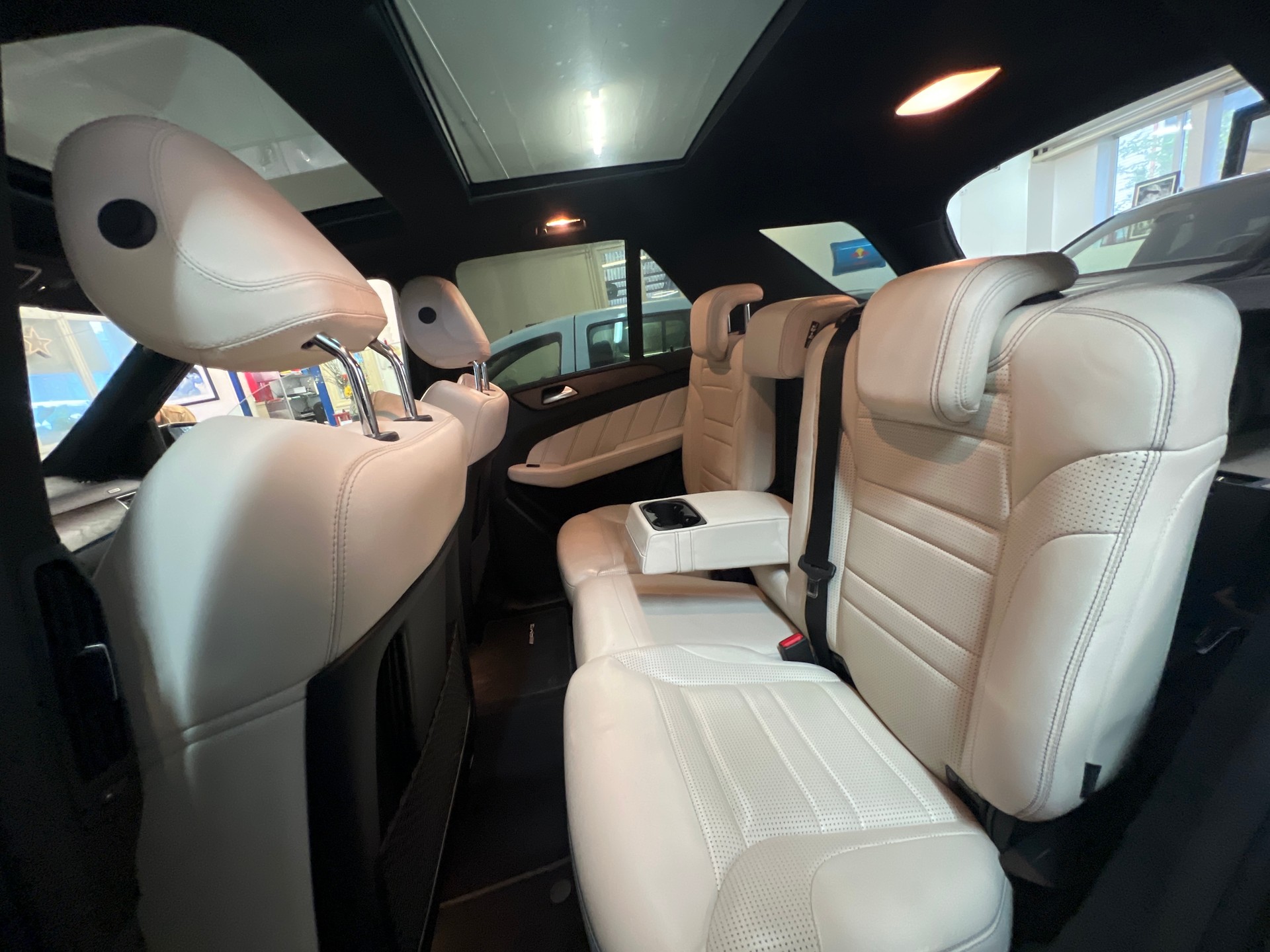 MERCEDES-BENZ GLE 63 S AMG 4Matic Speedshift Plus 7G-Tronic-image-17