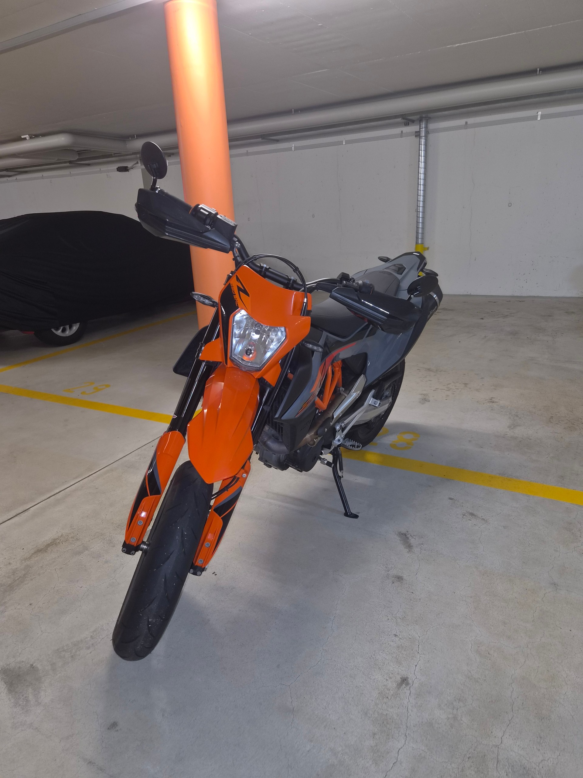 KTM 690 SMC R ABS (35 kW)-image-7