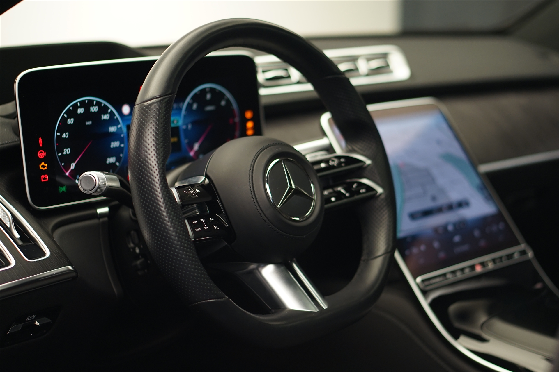 MERCEDES-BENZ S 350 d 4Matic AMG Line 9G-Tronic *CH-Fahrzeug* *Panorama* *Burmester* *MBUX*-image-27