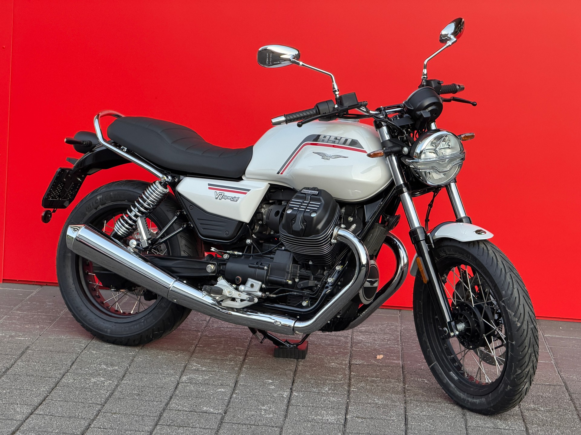 MOTO GUZZI V7 IV 850 Special E5+ (35kW)-image-1