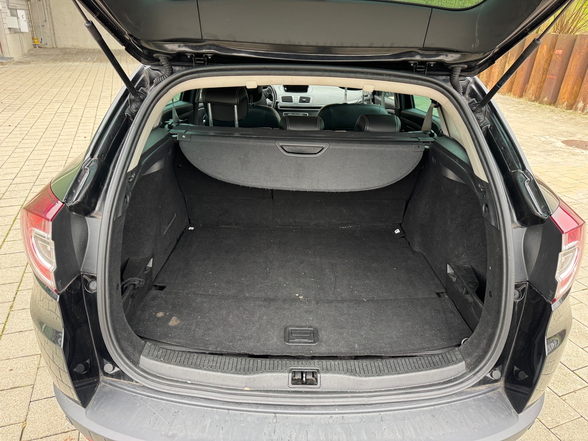 RENAULT Mégane Grandtour 1.2 16V Turbo Limited EDC-image-5