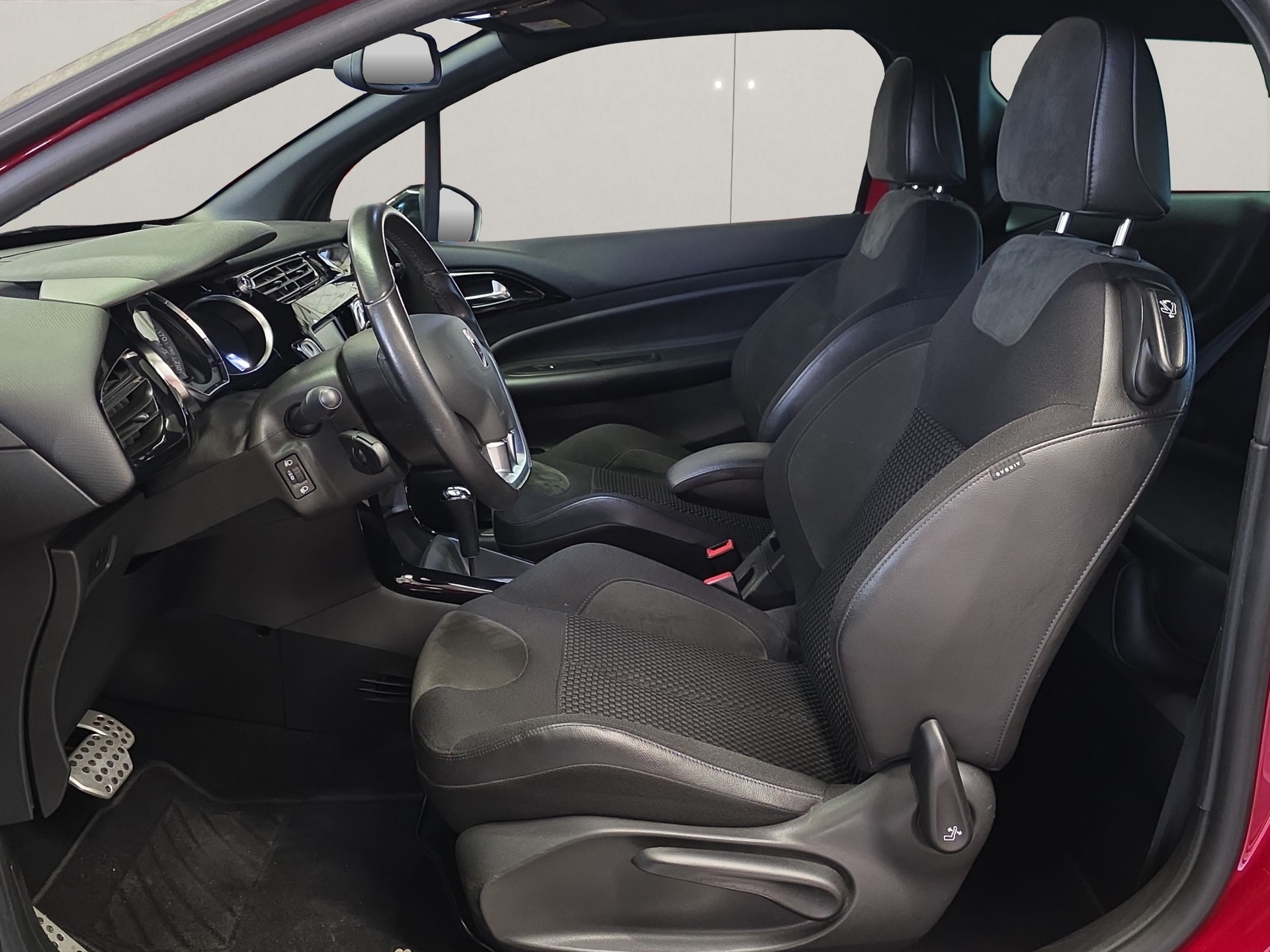 DS AUTOMOBILES DS3 Cabrio 1.6 VTi SO Chic Automatic-image-12