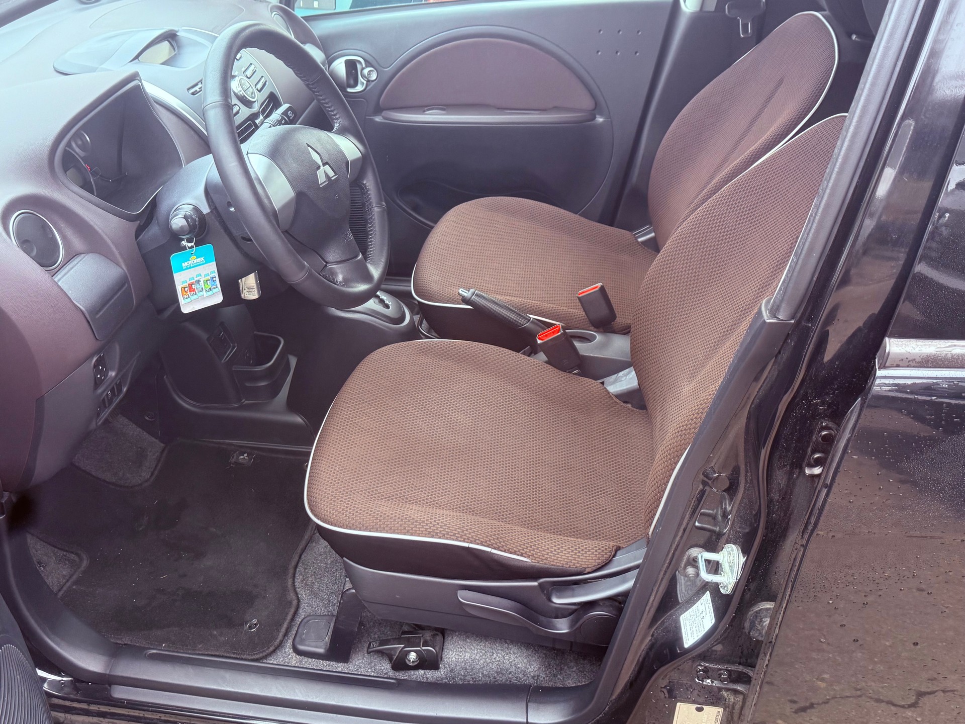 MITSUBISHI i MiEV-image-4