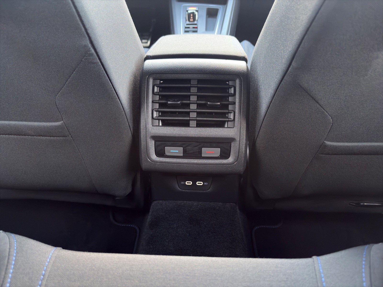 VW Golf 1.4 TSI PHEV GTE-image-14