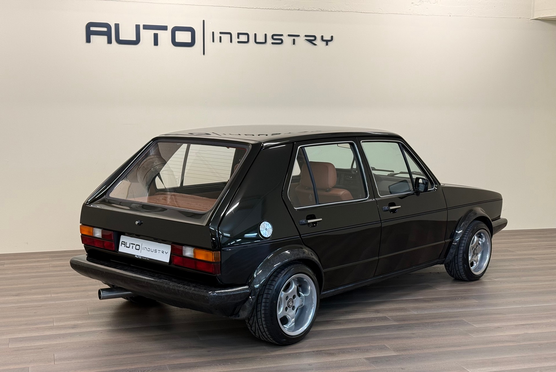 VW Golf 1500 GL (GLS)-showroom-element-3