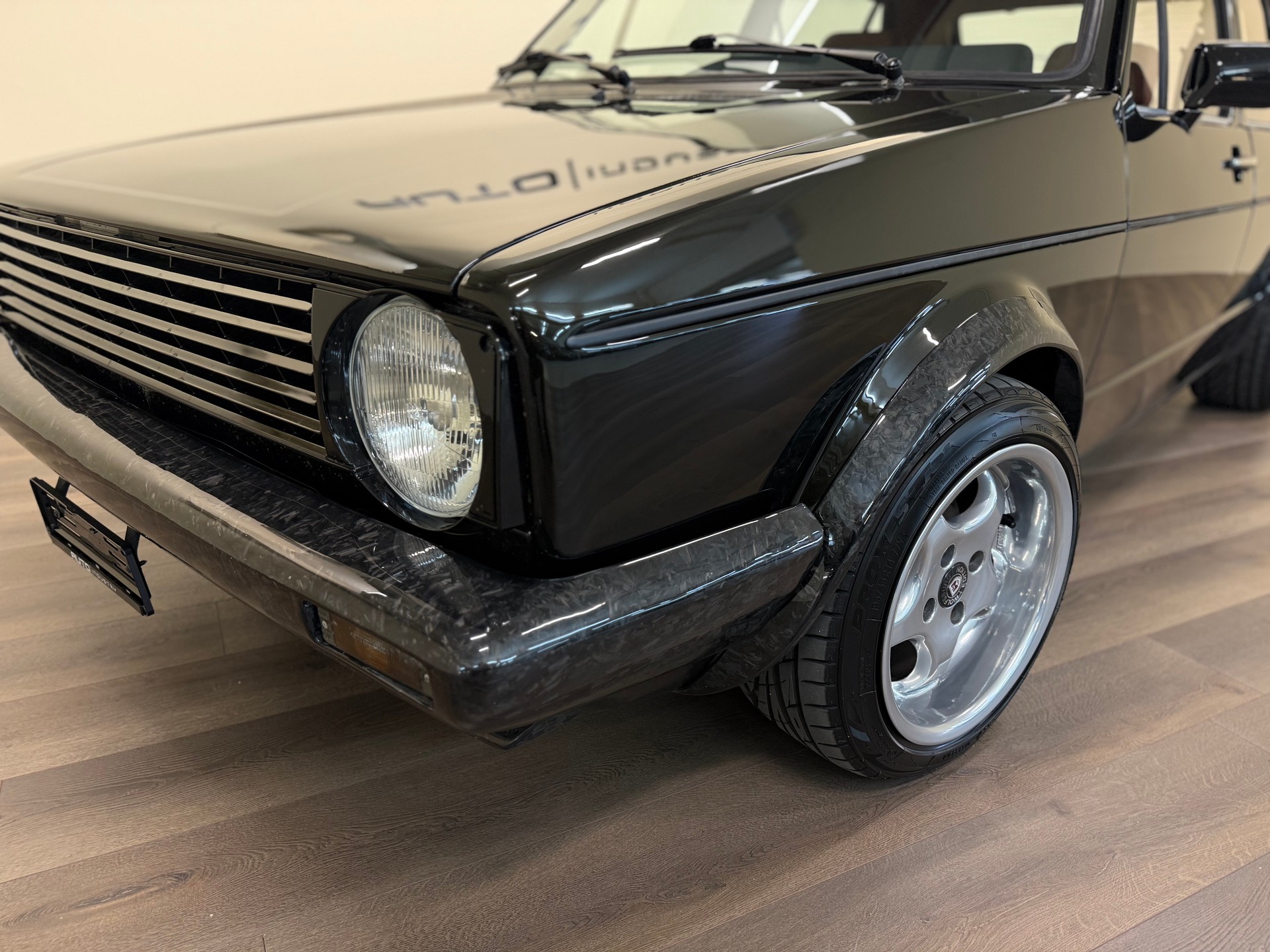 VW Golf 1500 GL (GLS)-showroom-element-2