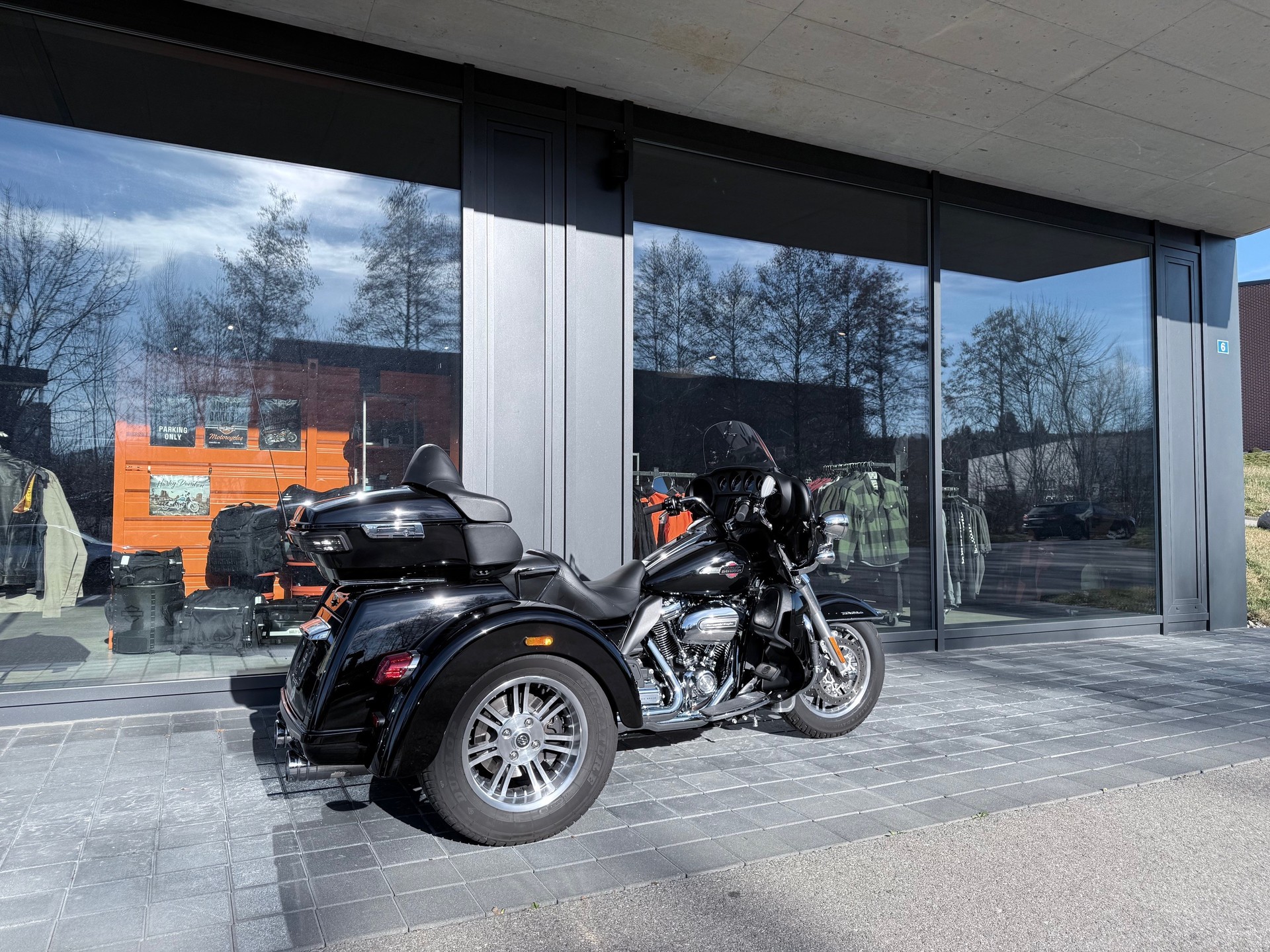 HARLEY-DAVIDSON FLHTCUTG Tri Glide Ultra 114-image-1