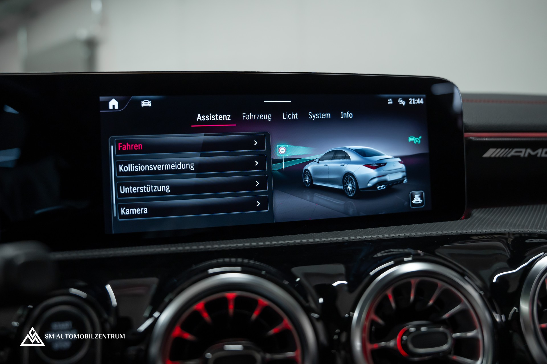MERCEDES-BENZ CLA 35 AMG 4matic / Head-Up / 360° / Panorama-image-38