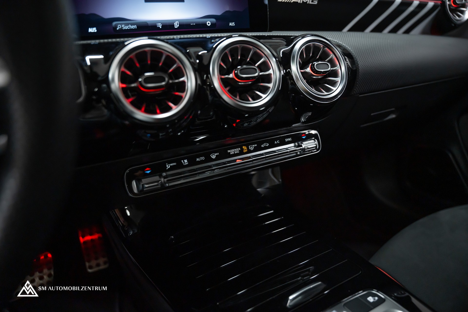 MERCEDES-BENZ CLA 35 AMG 4matic / Head-Up / 360° / Panorama-image-30
