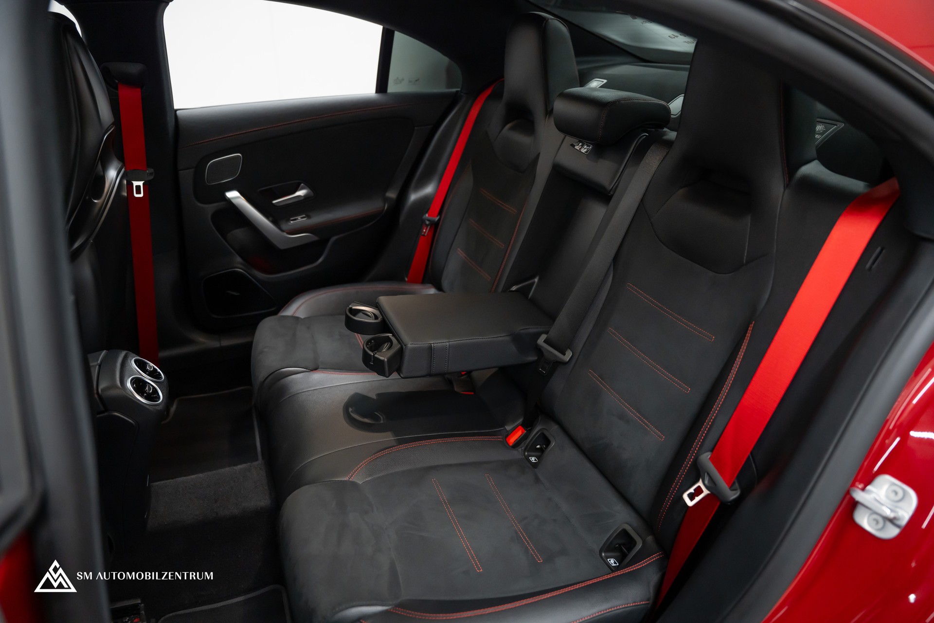 MERCEDES-BENZ CLA 35 AMG 4matic / Head-Up / 360° / Panorama-image-20