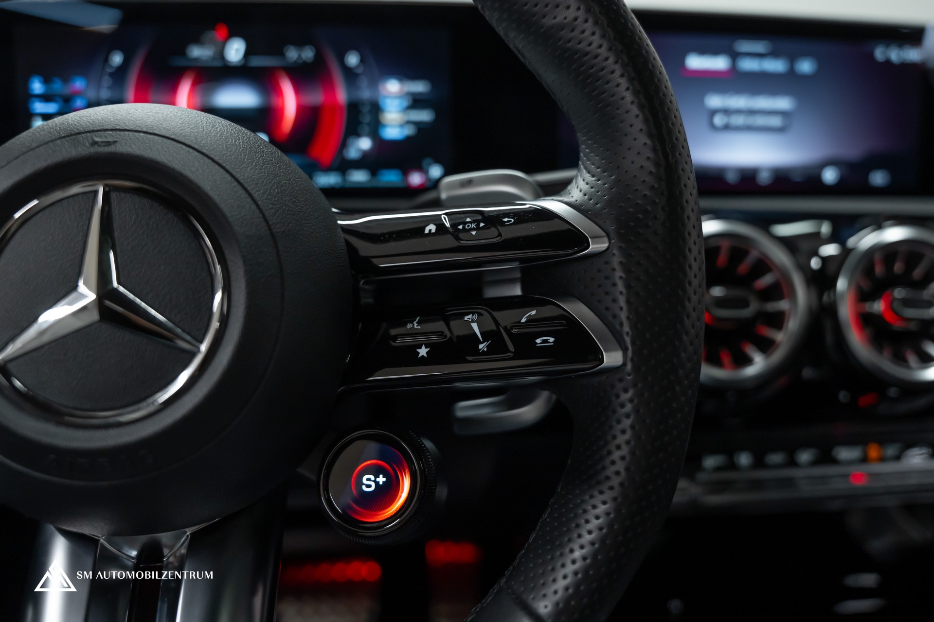 MERCEDES-BENZ CLA 35 AMG 4matic / Head-Up / 360° / Panorama-image-26