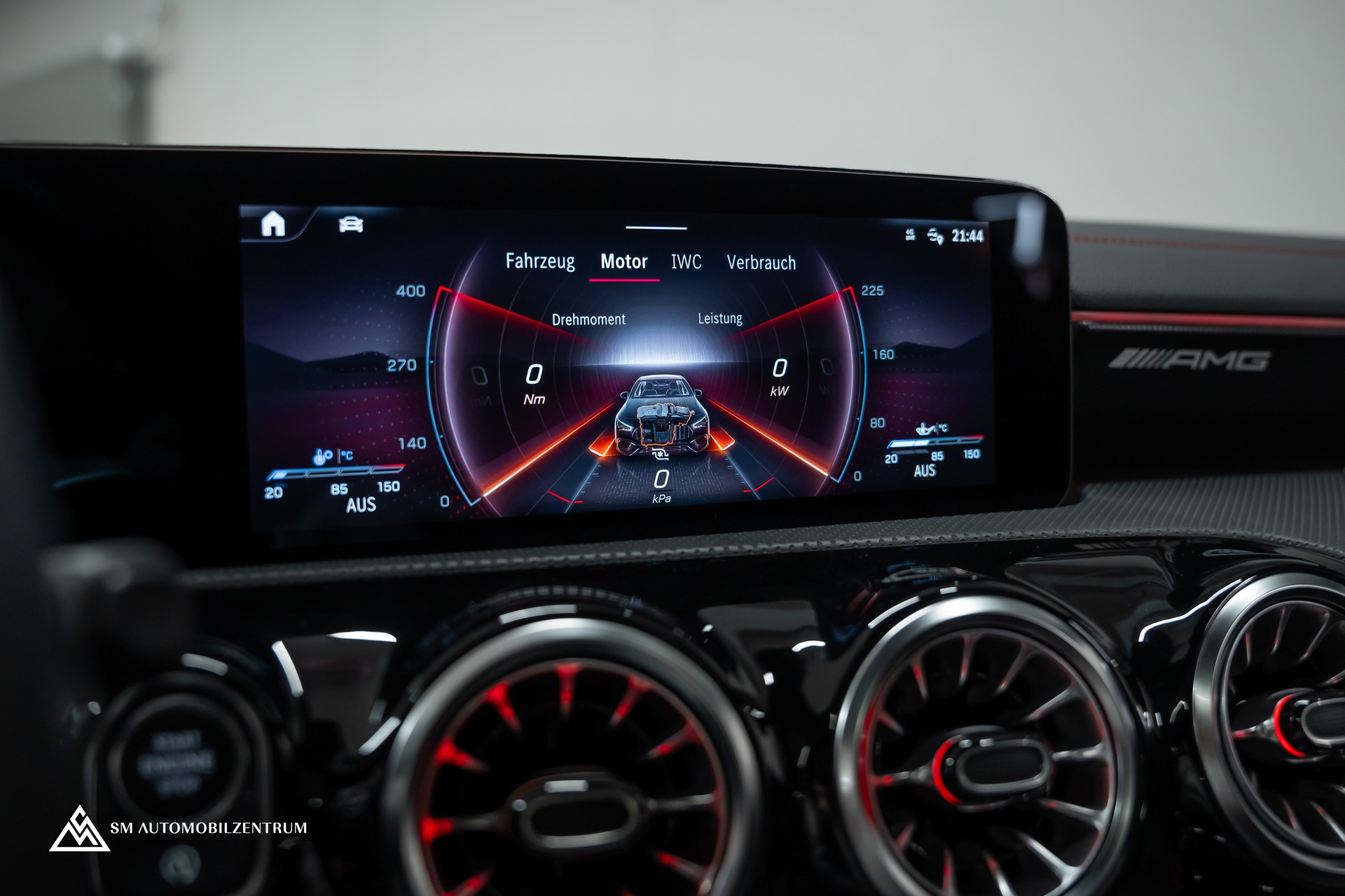 MERCEDES-BENZ CLA 35 AMG 4matic / Head-Up / 360° / Panorama-image-35