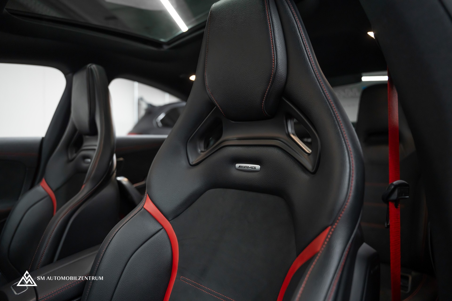 MERCEDES-BENZ CLA 35 AMG 4matic / Head-Up / 360° / Panorama-image-22