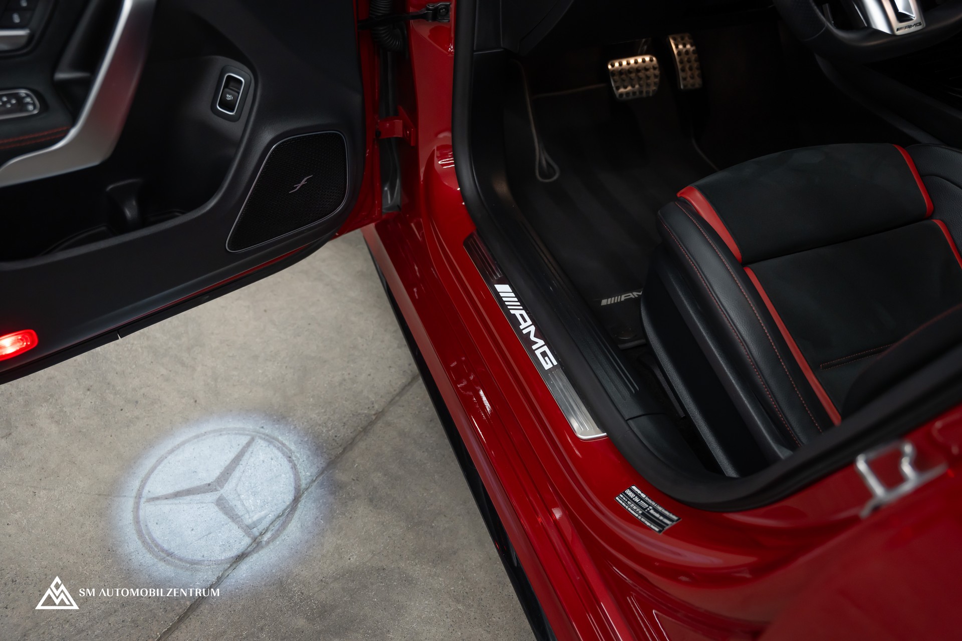 MERCEDES-BENZ CLA 35 AMG 4matic / Head-Up / 360° / Panorama-image-23