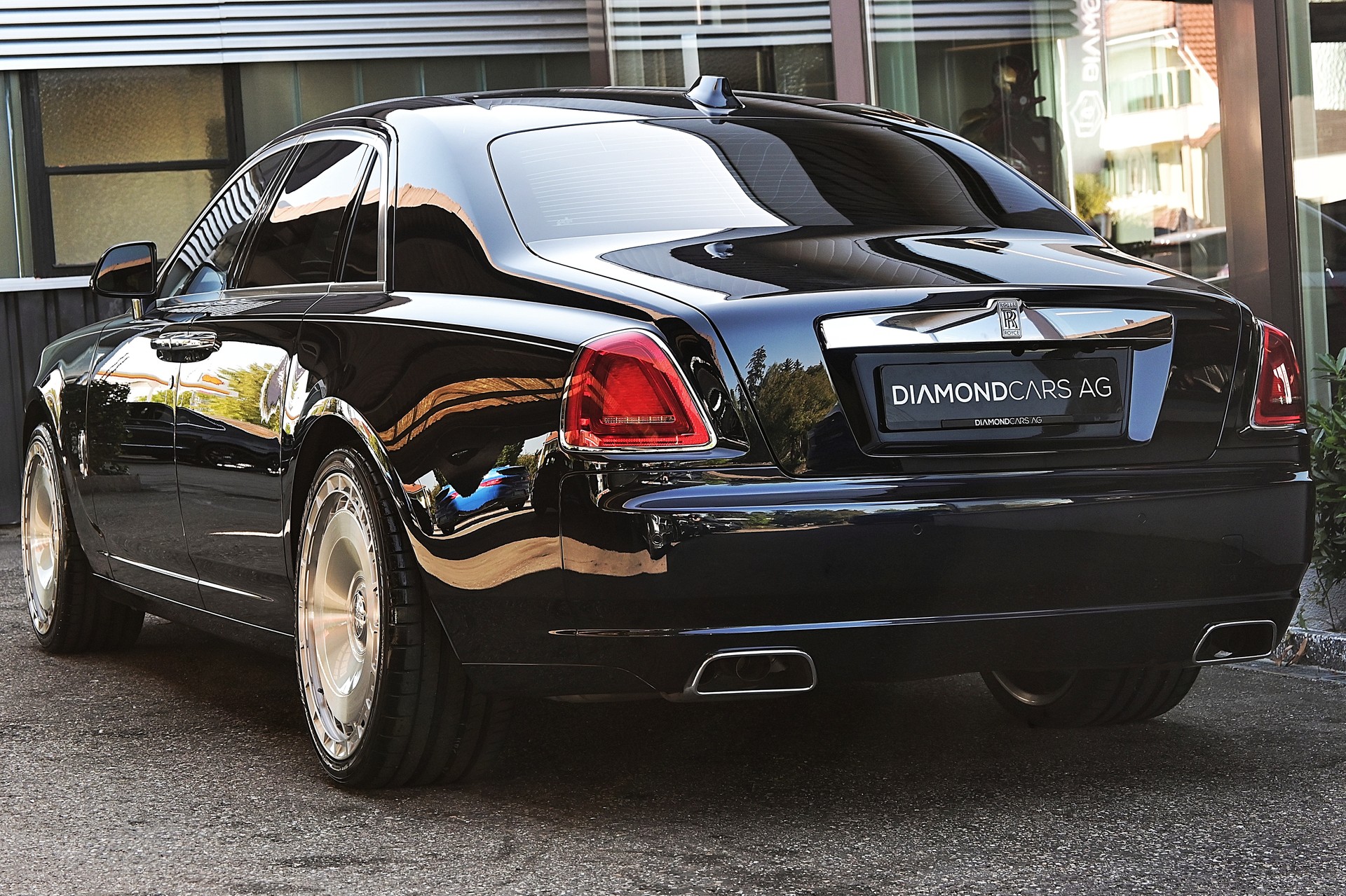 ROLLS-ROYCE Ghost 6.6 V12 *Facelift* HUD*Sternenhimmel*Nightvision*-image-5