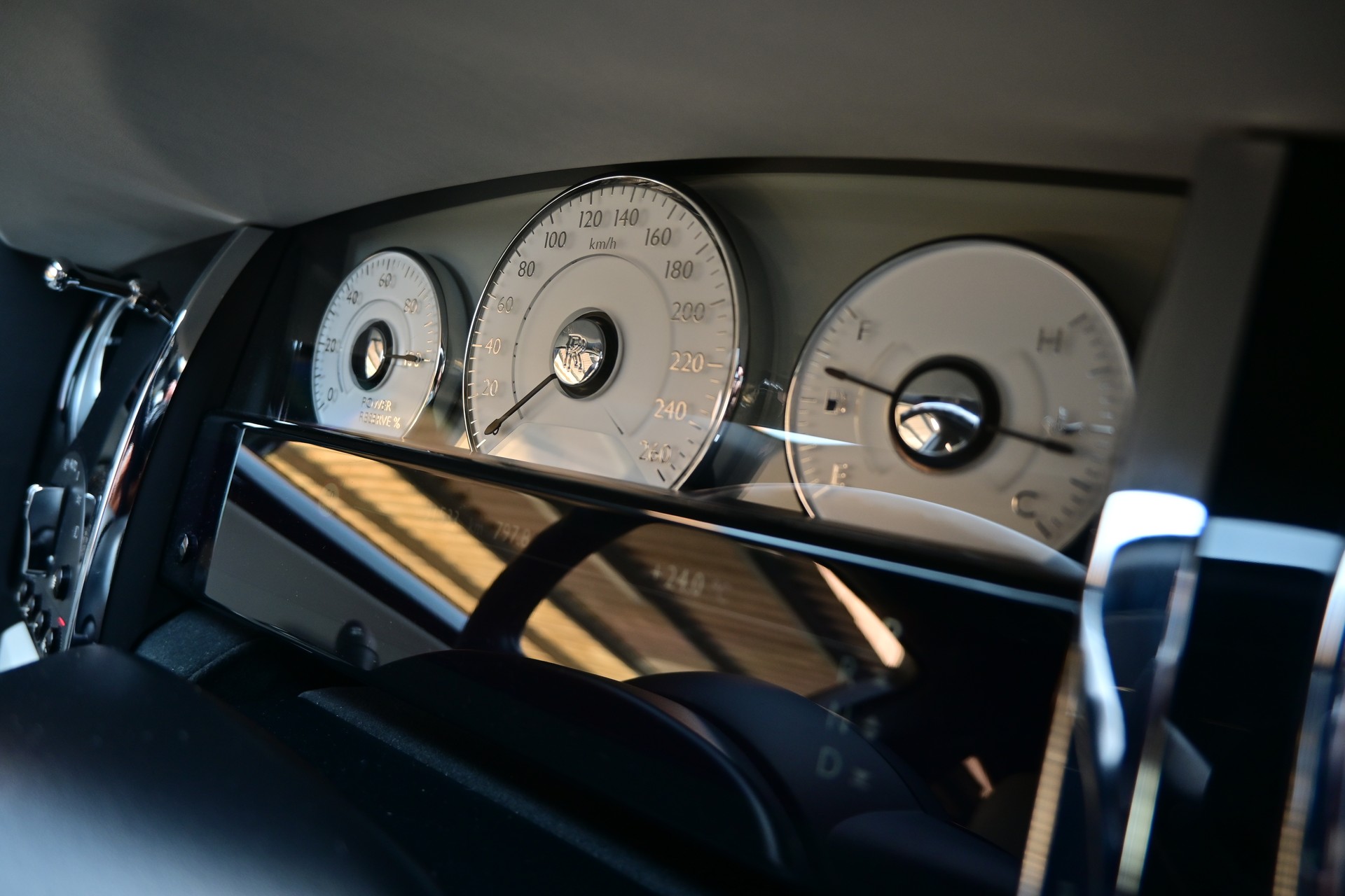 ROLLS-ROYCE Ghost 6.6 V12 *Facelift* HUD*Sternenhimmel*Nightvision*-image-12